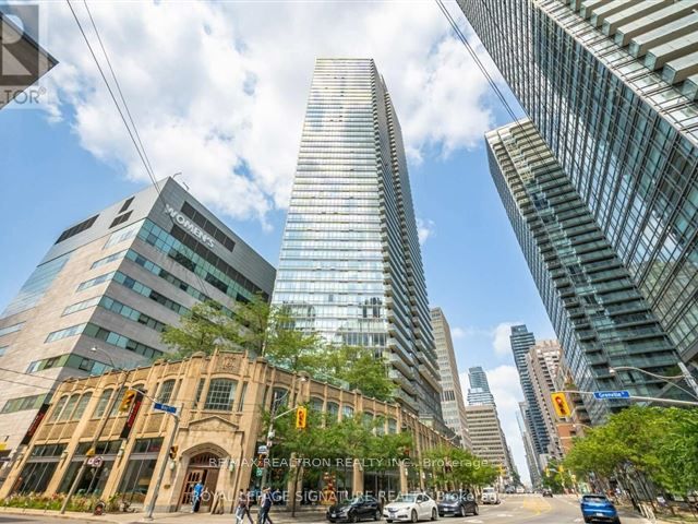 832 Bay Street 3201, Toronto, ON M5S 1Z6