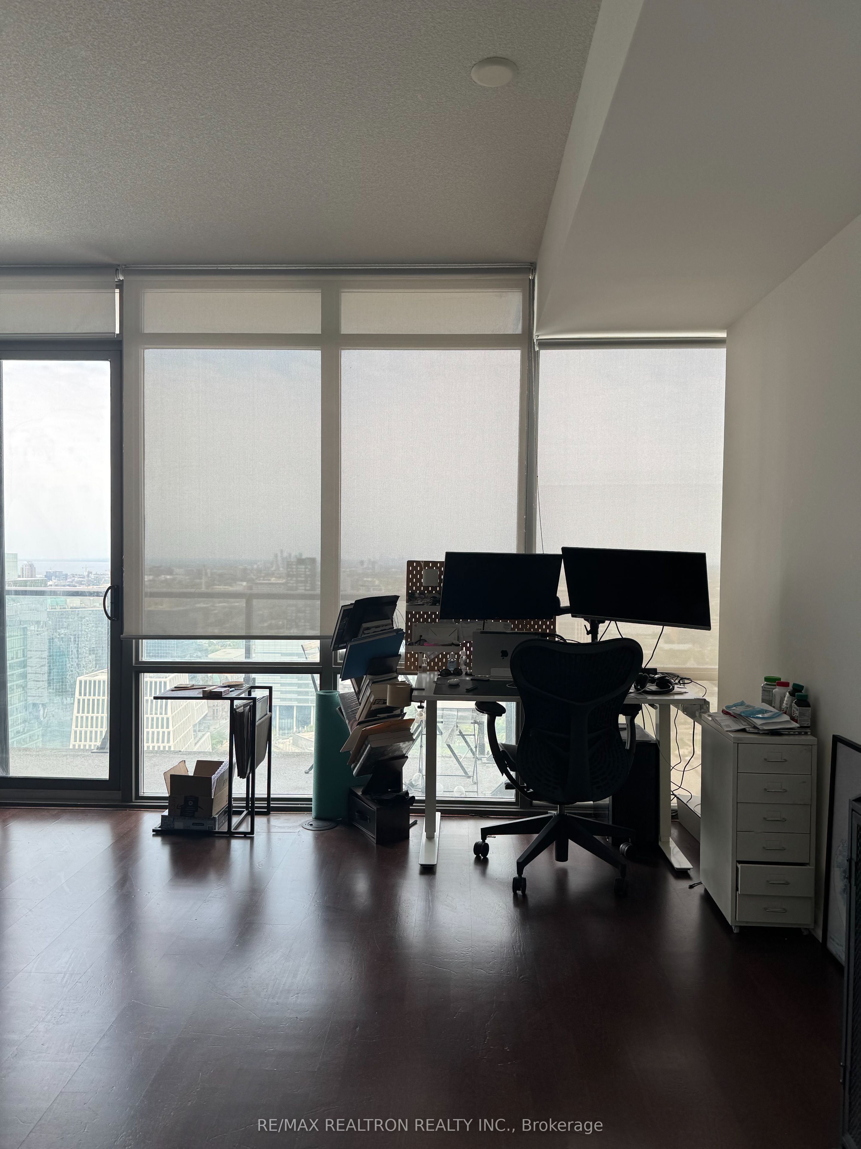 832 Bay Street 3201, Toronto, ON M5S 1Z6 photo 5