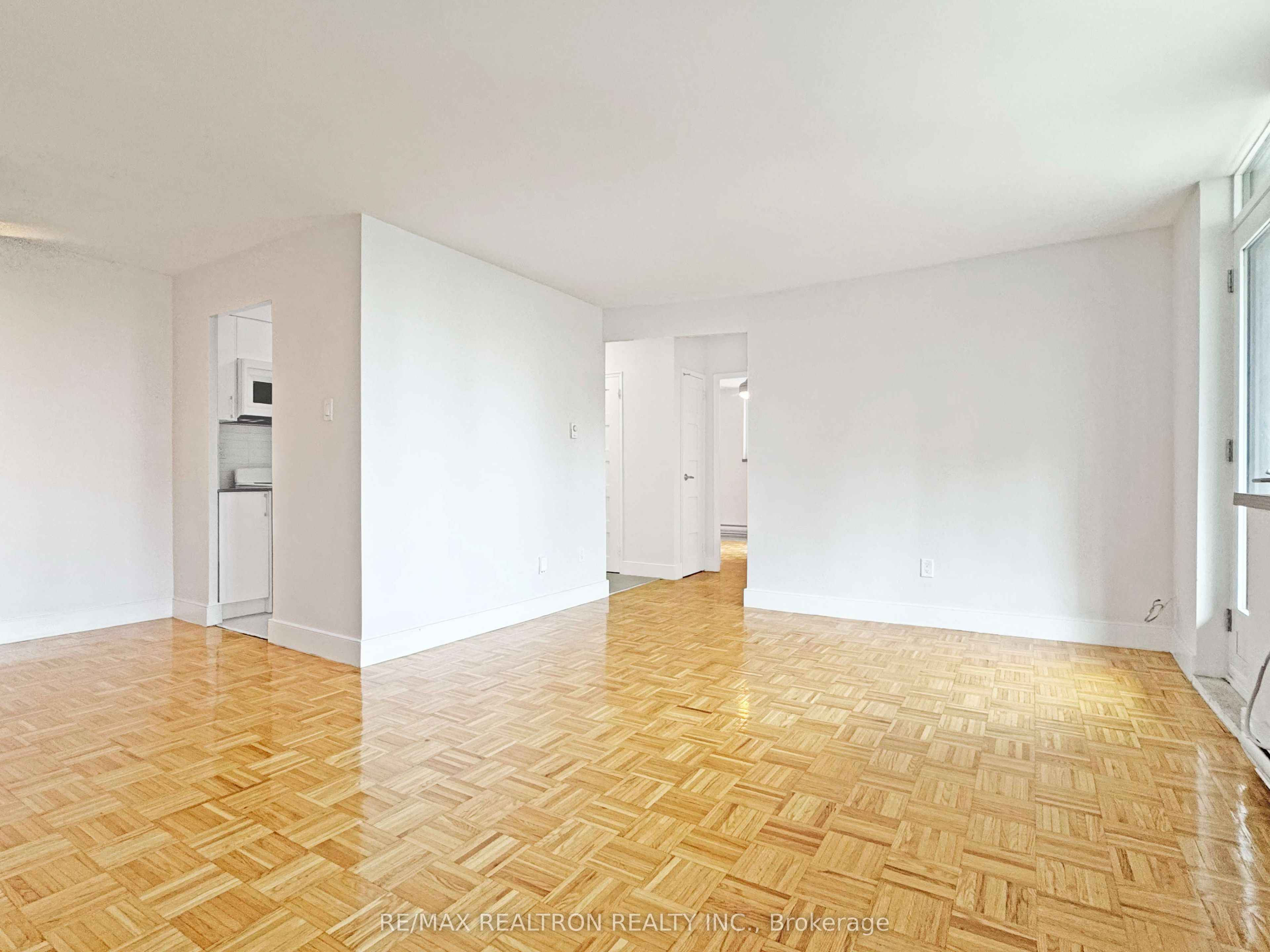 55 Isabella Street 705, Toronto, ON M4Y 1M8 photo 3