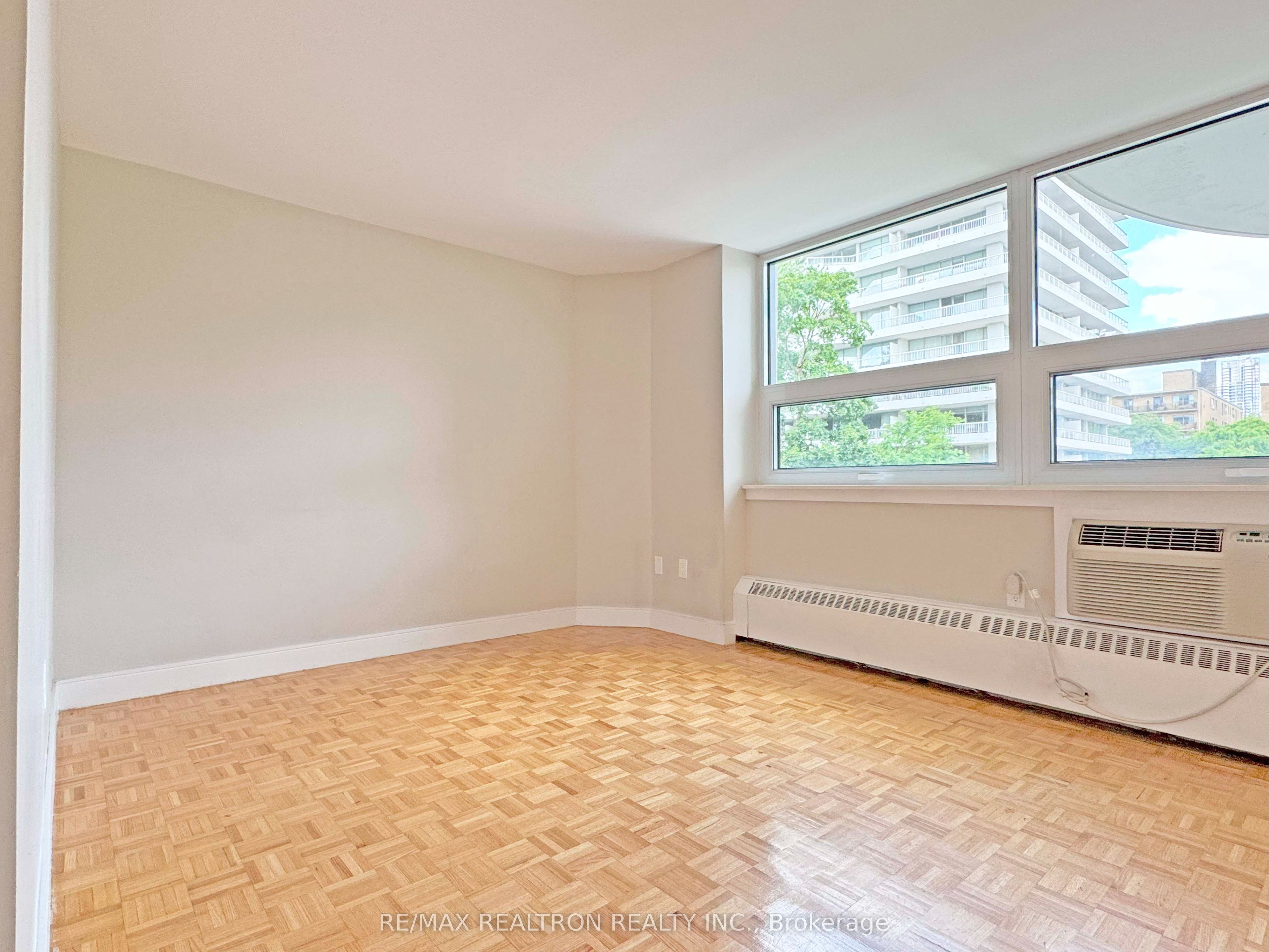 485 Huron Street 206, Toronto, ON M5R 2R5 photo 2