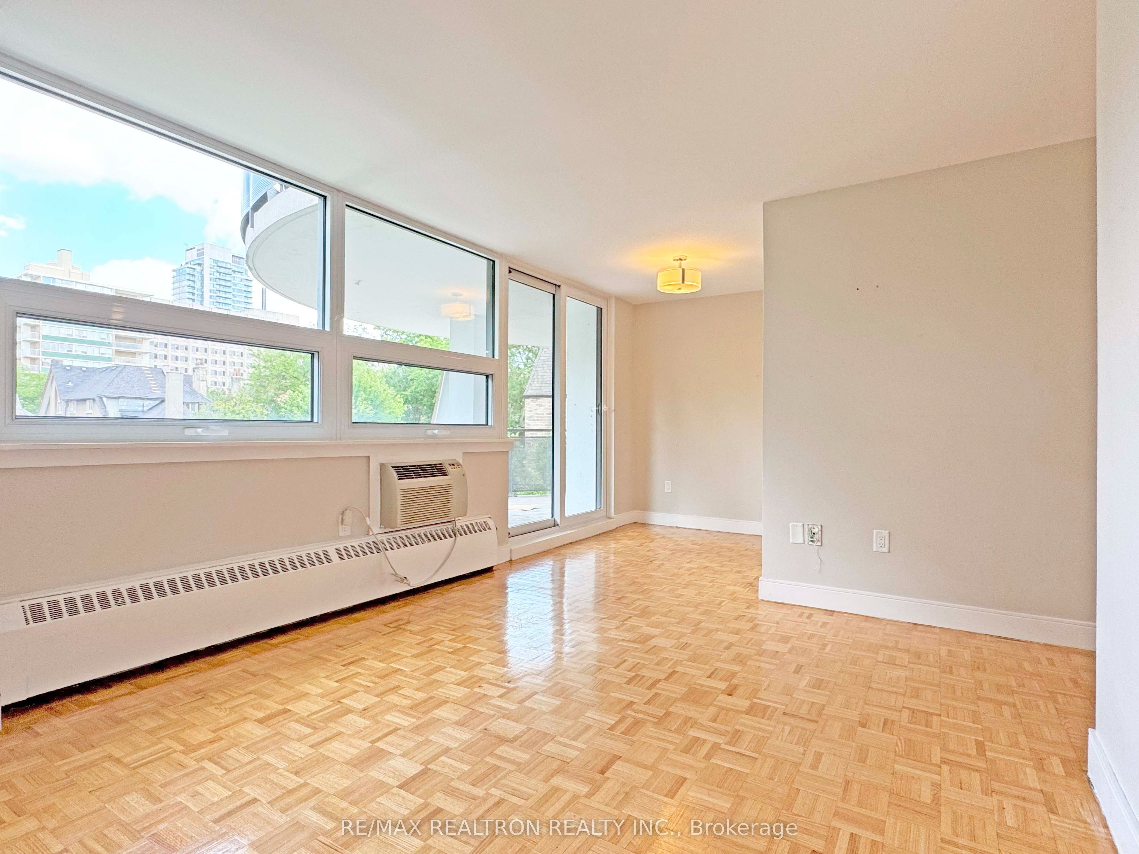 485 Huron Street 206, Toronto, ON M5R 2R5 photo 3