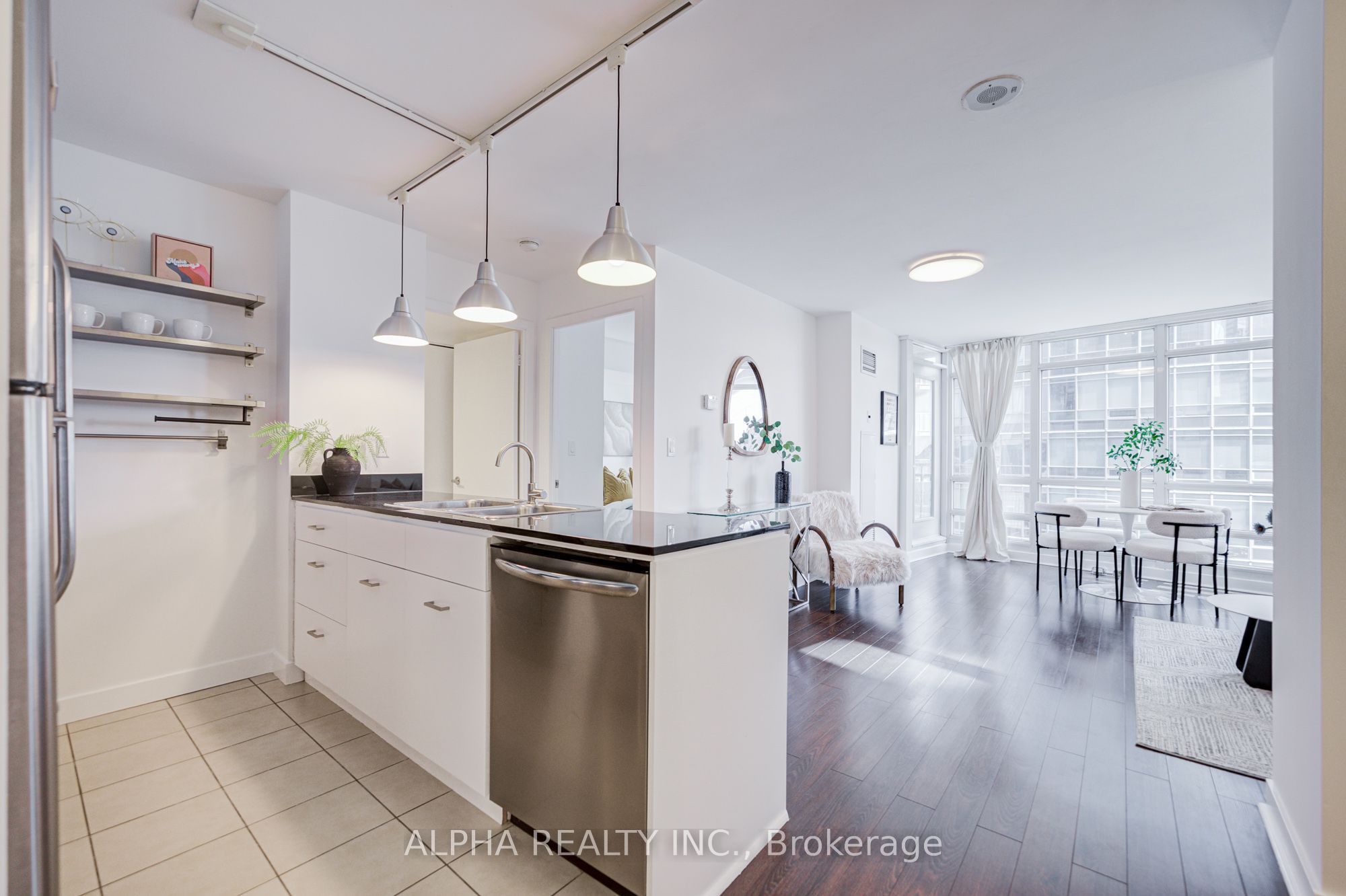 381 Front Street W 1507, Toronto, ON M5V 3R8 photo 2