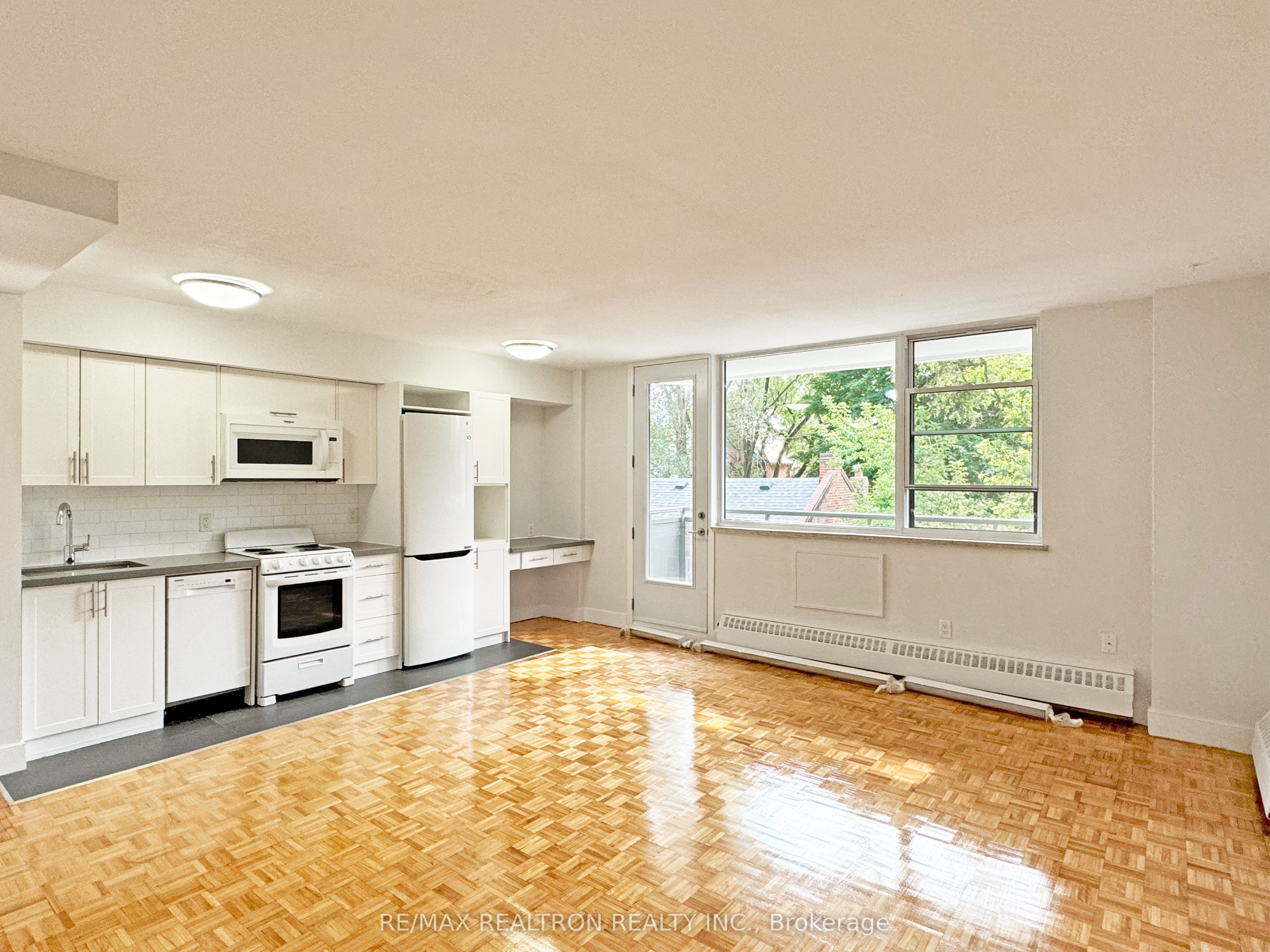 276 St George Street 804, Toronto, ON M5R 2P6