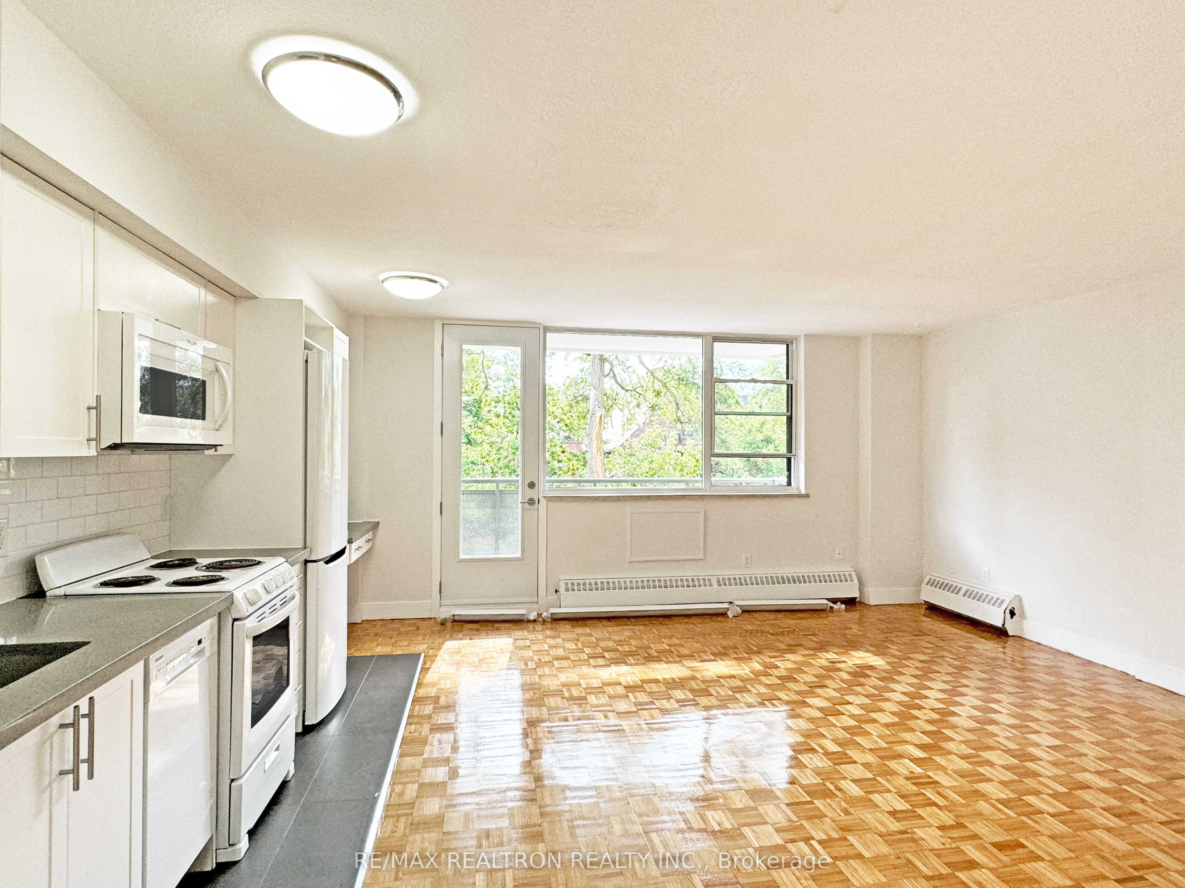 276 St George Street 804, Toronto, ON M5R 2P6 photo 3