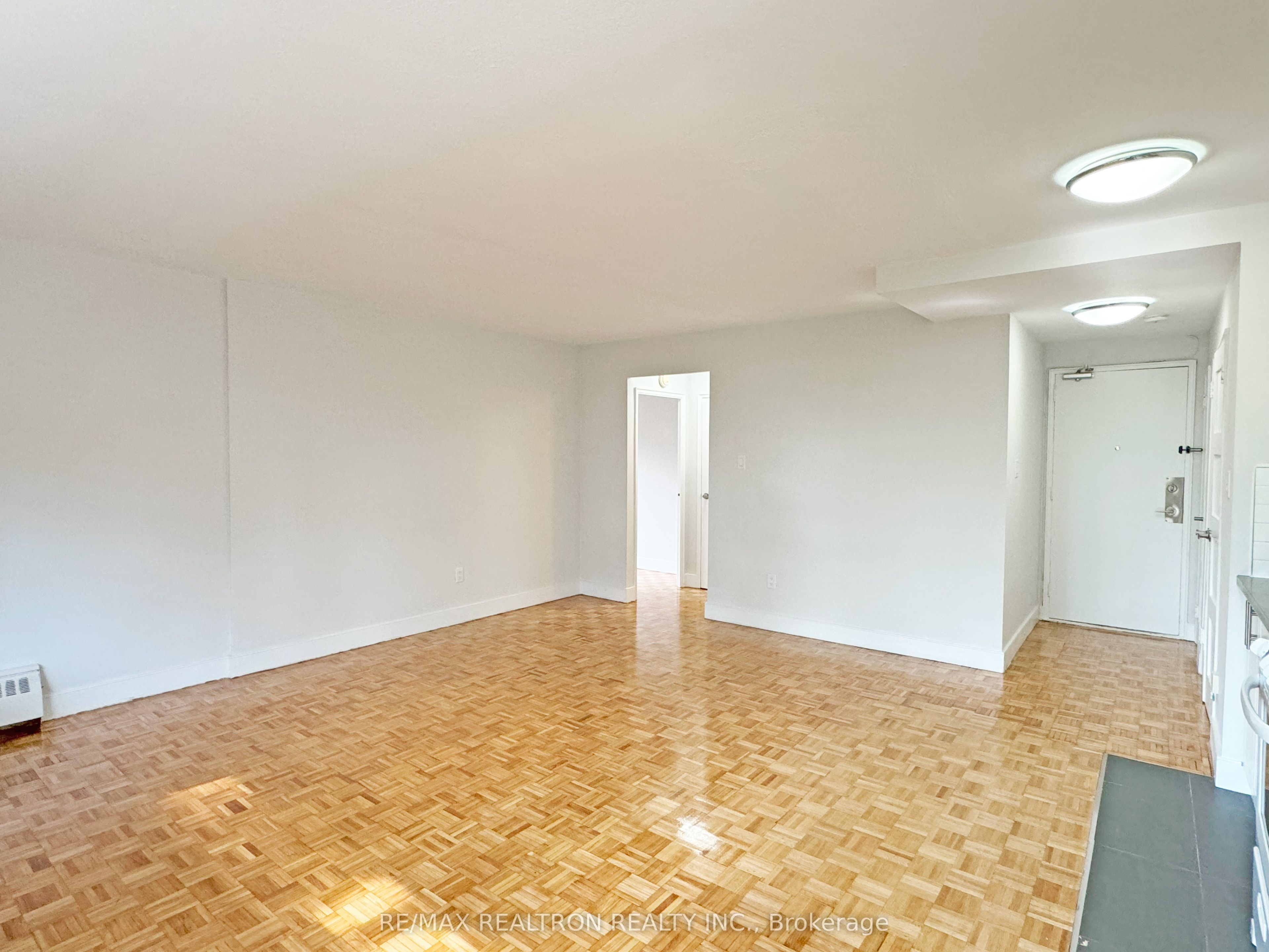 276 St George Street 804, Toronto, ON M5R 2P6 photo 4