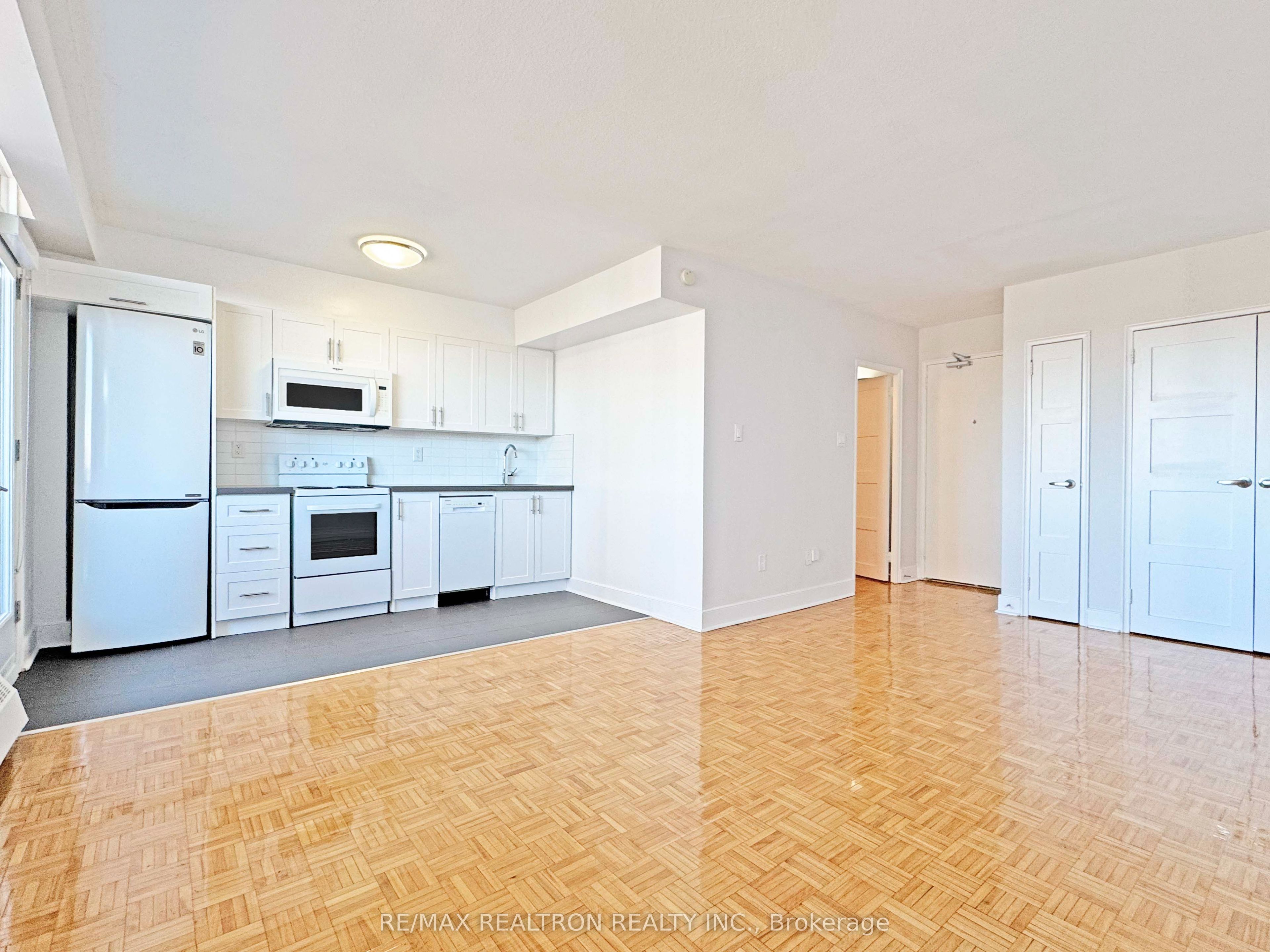276 St George Street 308, Toronto, ON M5R 2P6
