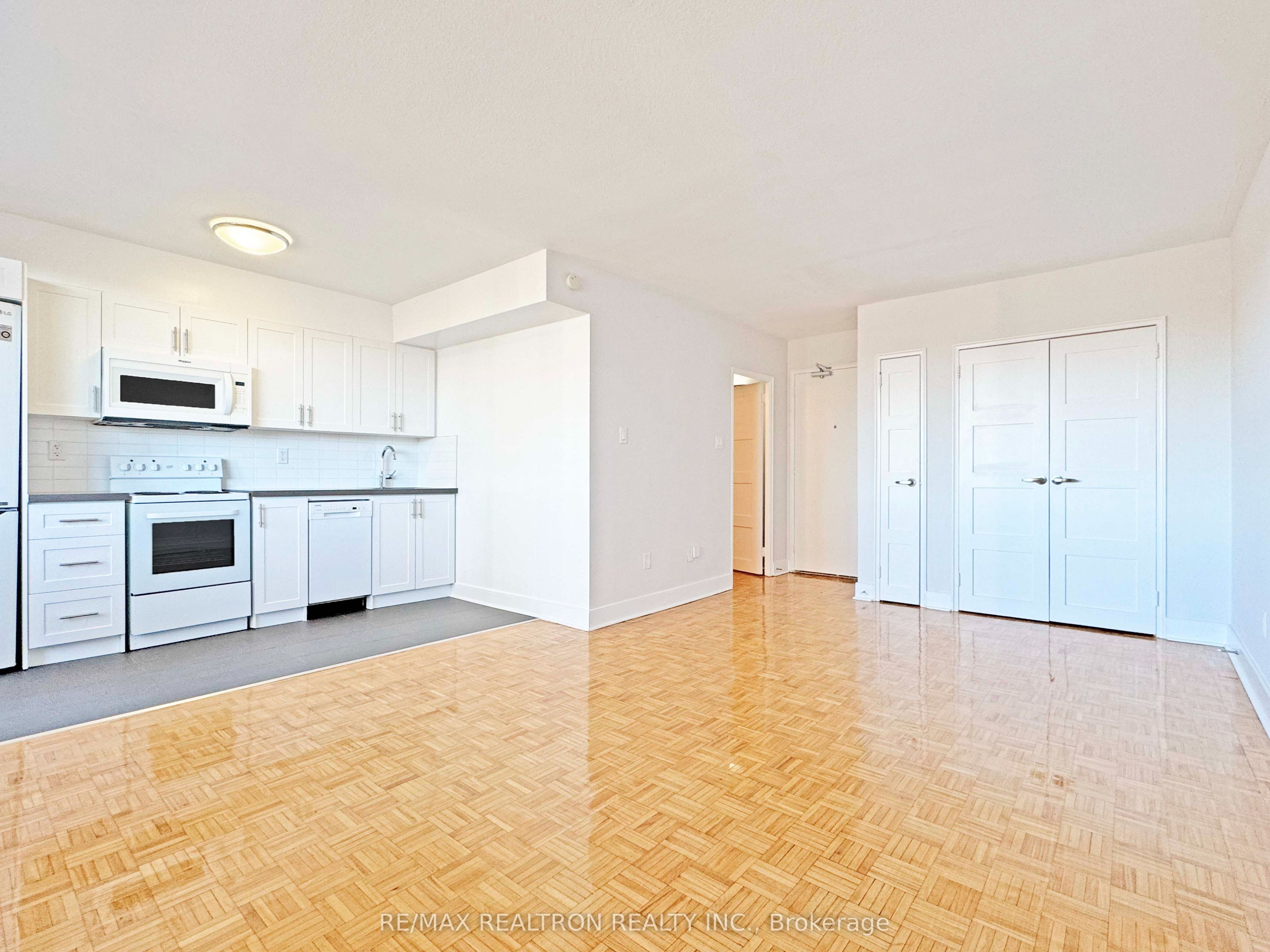 276 St George Street 308, Toronto, ON M5R 2P6 photo 2