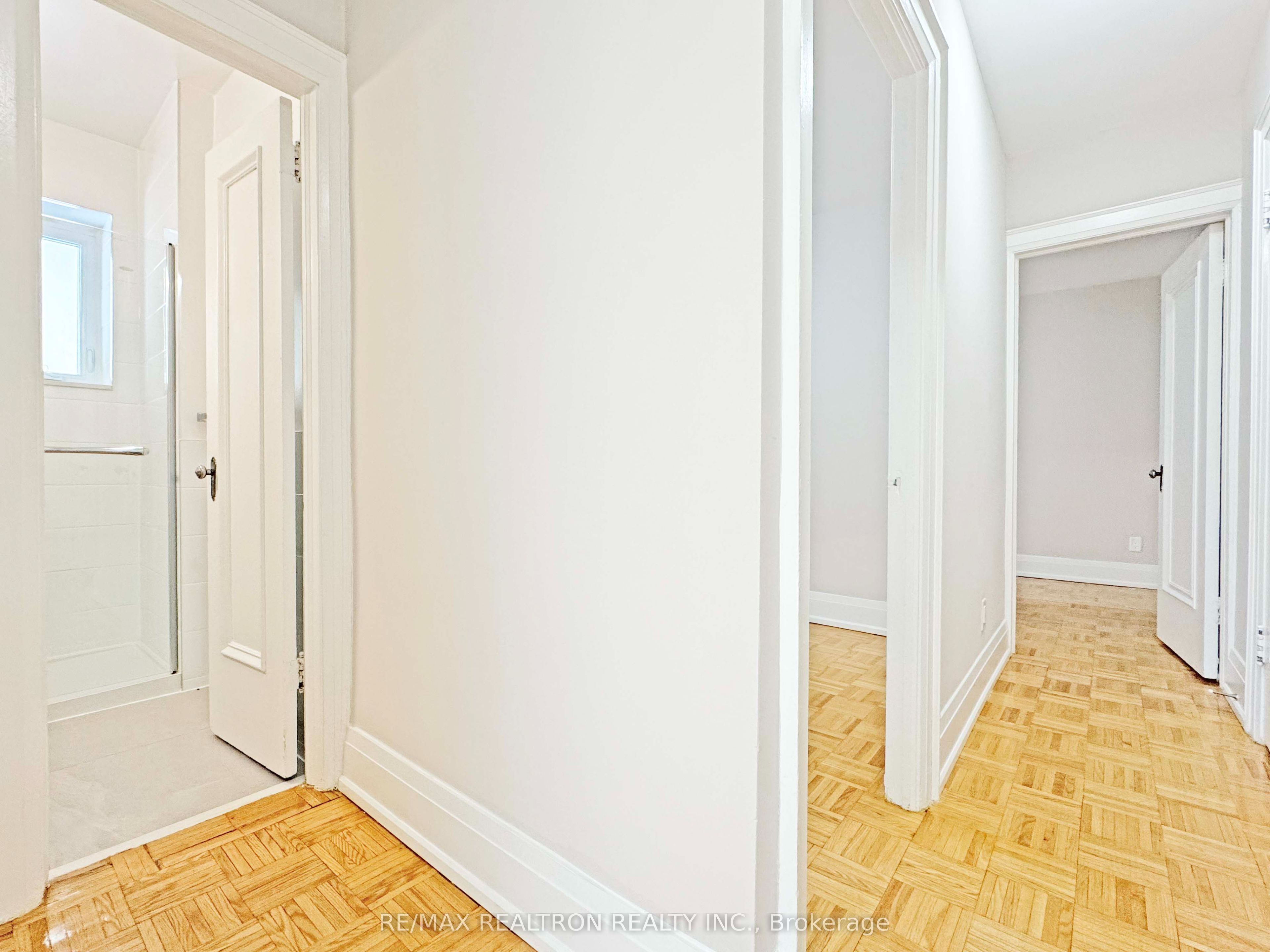 394 Avenue Road 202, Toronto, ON M4V 2H4 photo 4
