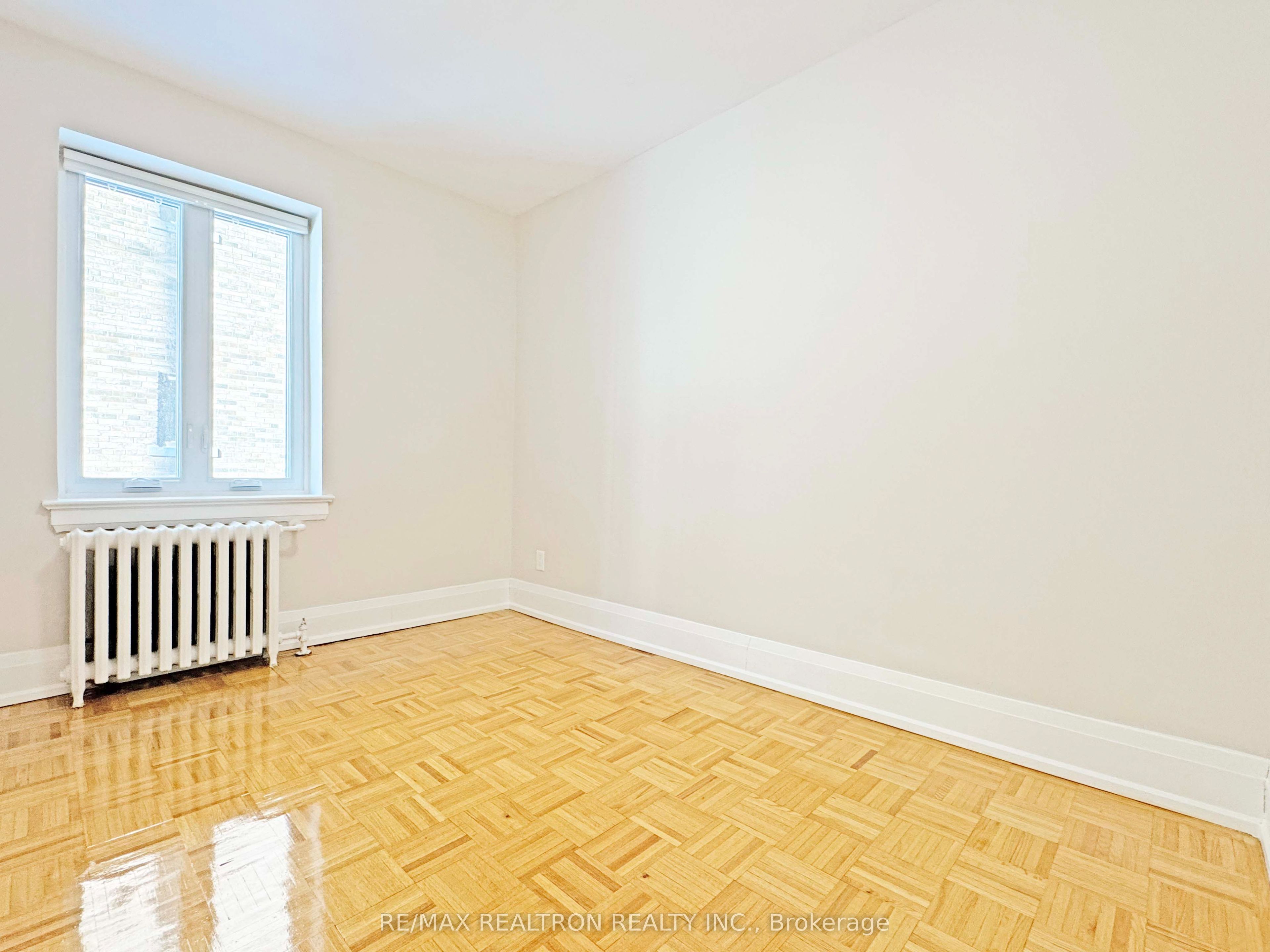 394 Avenue Road 202, Toronto, ON M4V 2H4 photo 5