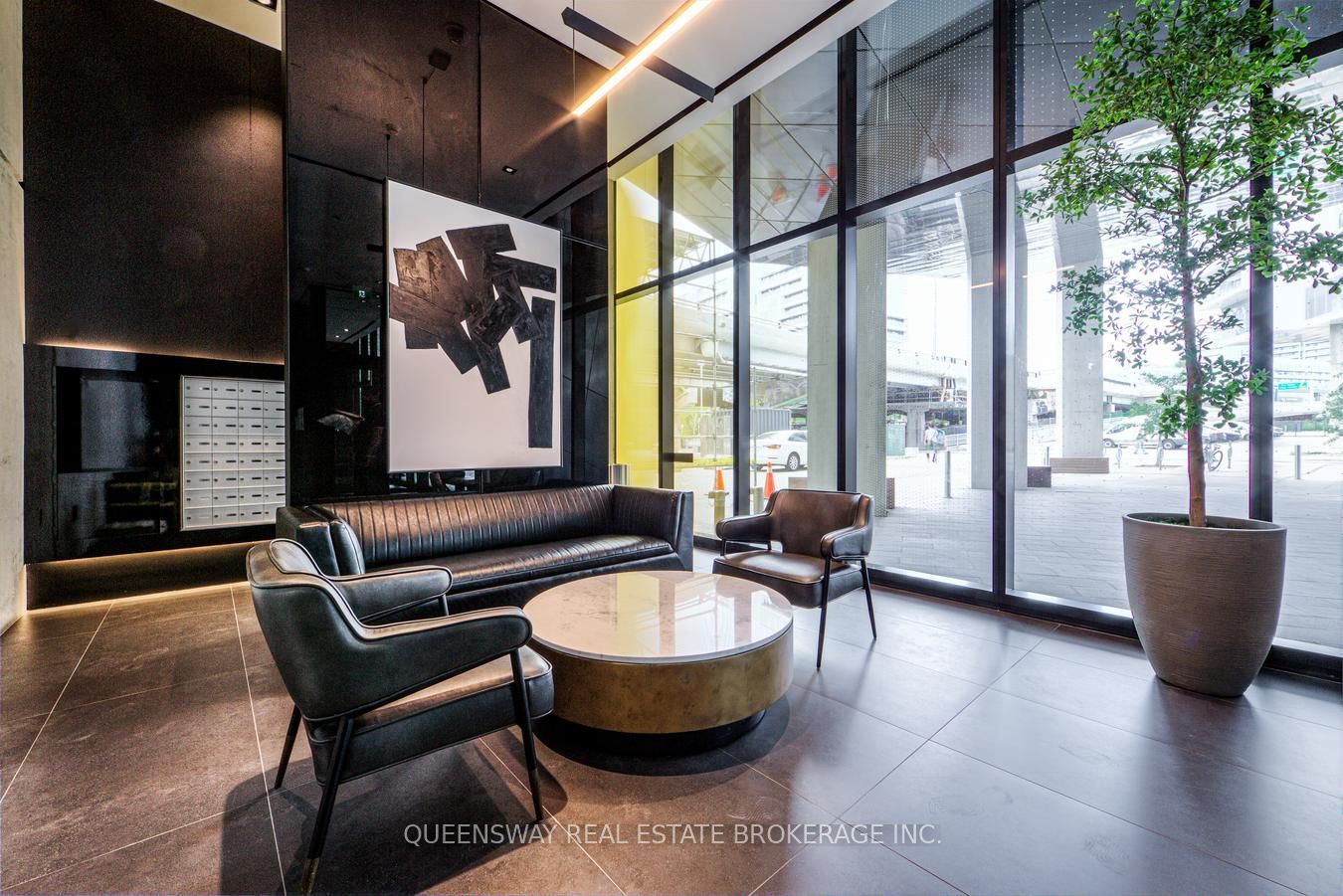 21 Lawren Harris Square 812, Toronto, ON M5A 1T4 photo 3