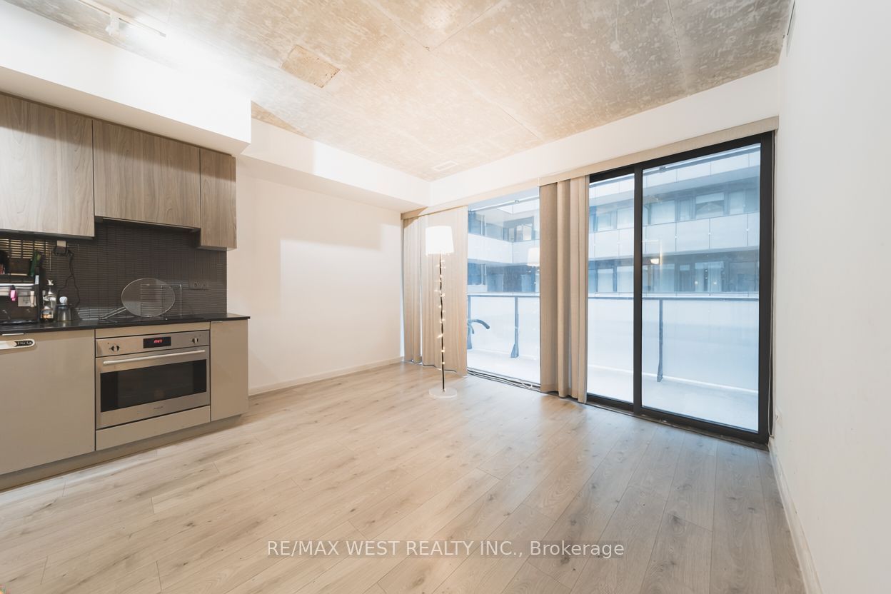 161 Roehampton Avenue 331, Toronto, ON M4P 0C8 photo 3