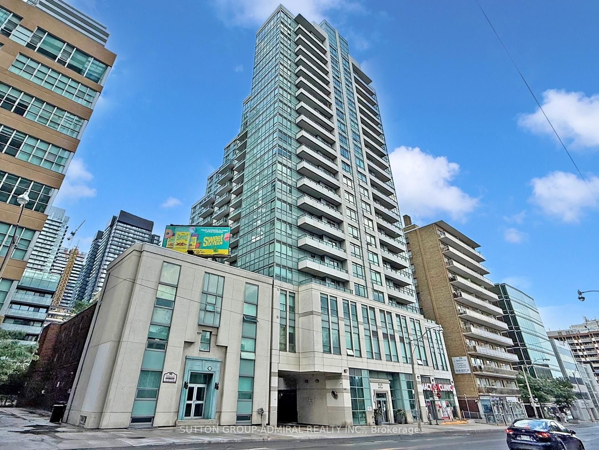 212 Eglinton Avenue 1005, Toronto, ON M4P 1K4