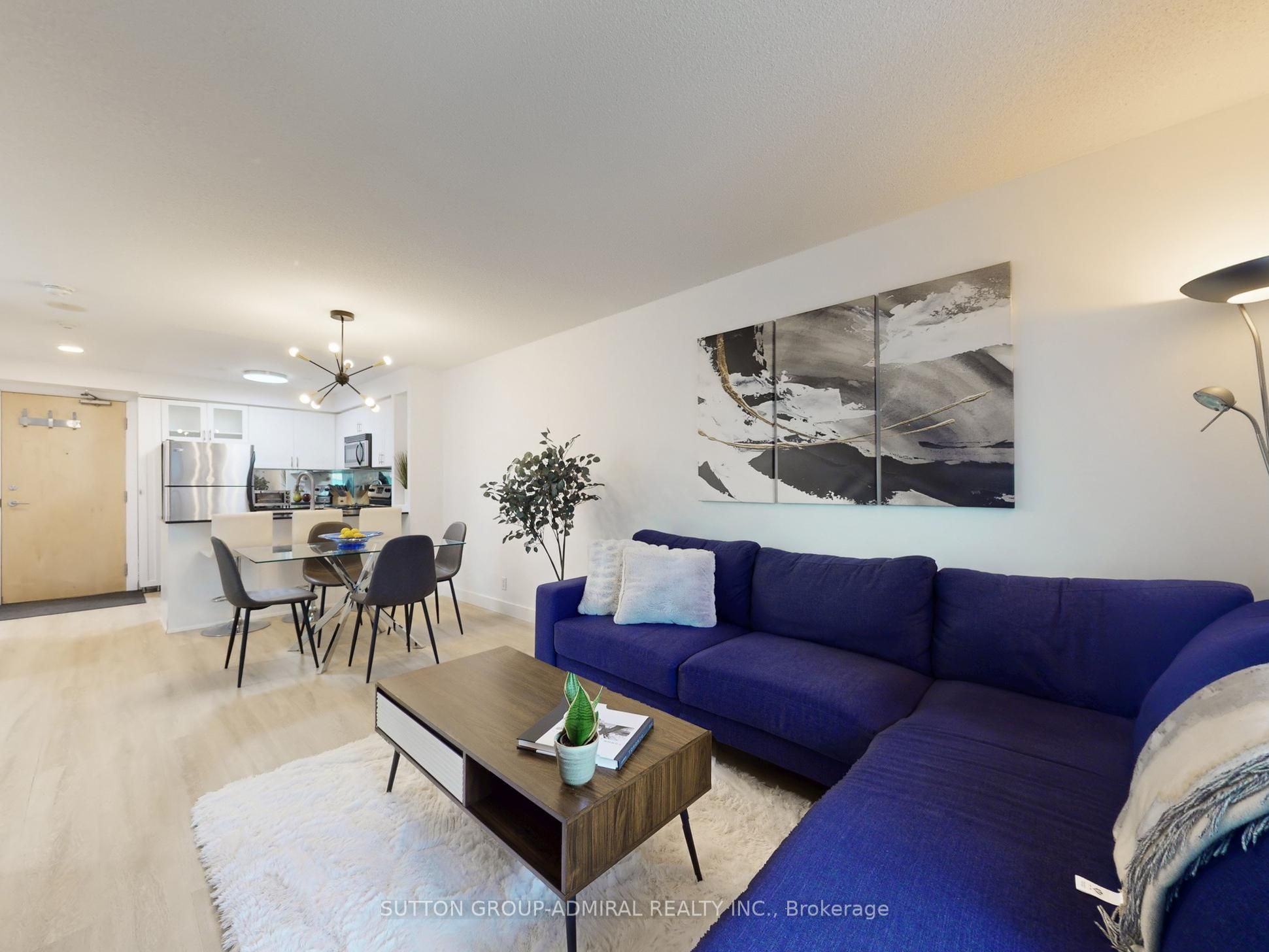 212 Eglinton Avenue 1005, Toronto, ON M4P 1K4 photo 4