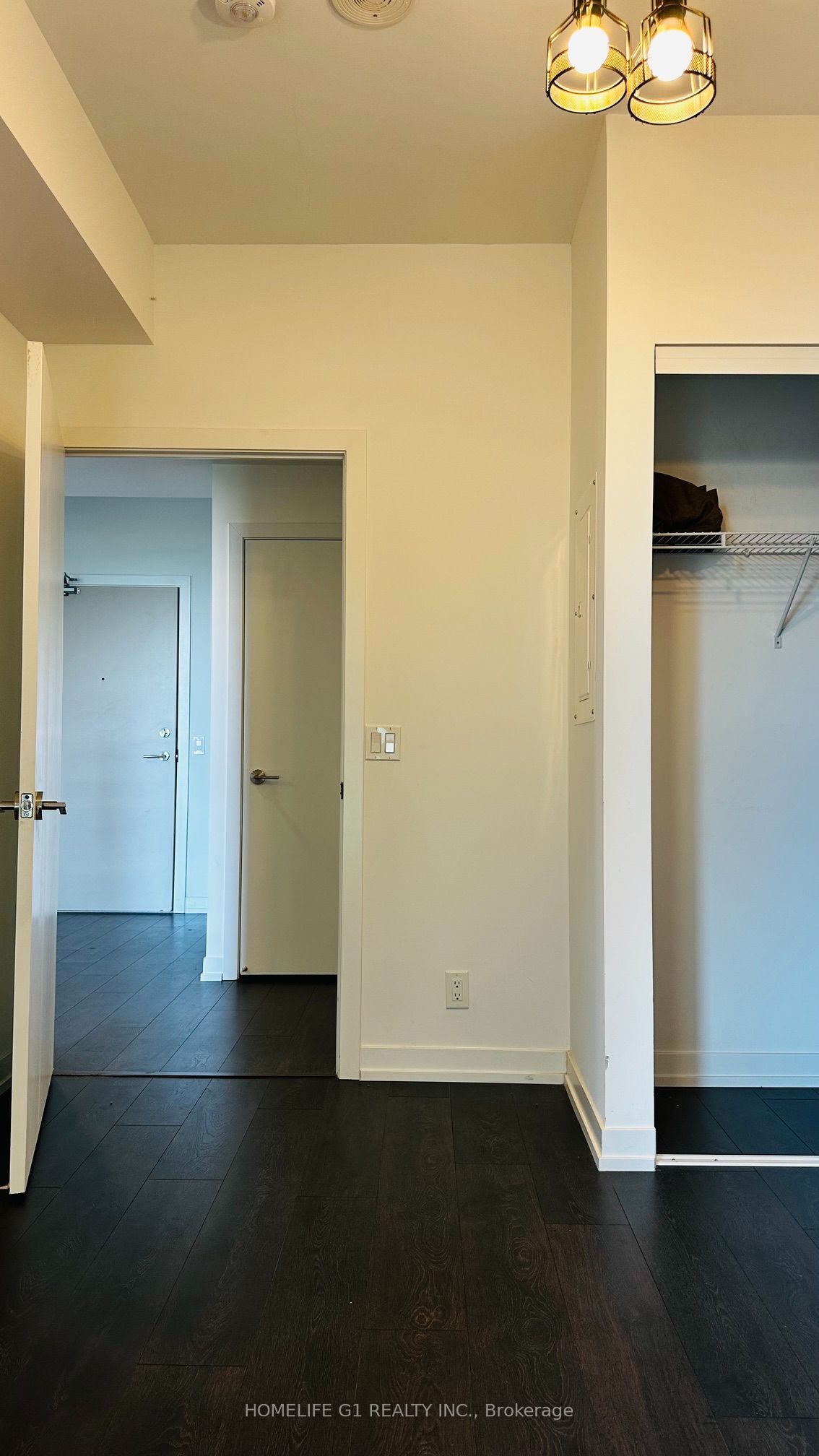 2020 S Bathurst Street 1101, Toronto, ON M5P 0A6 photo 4