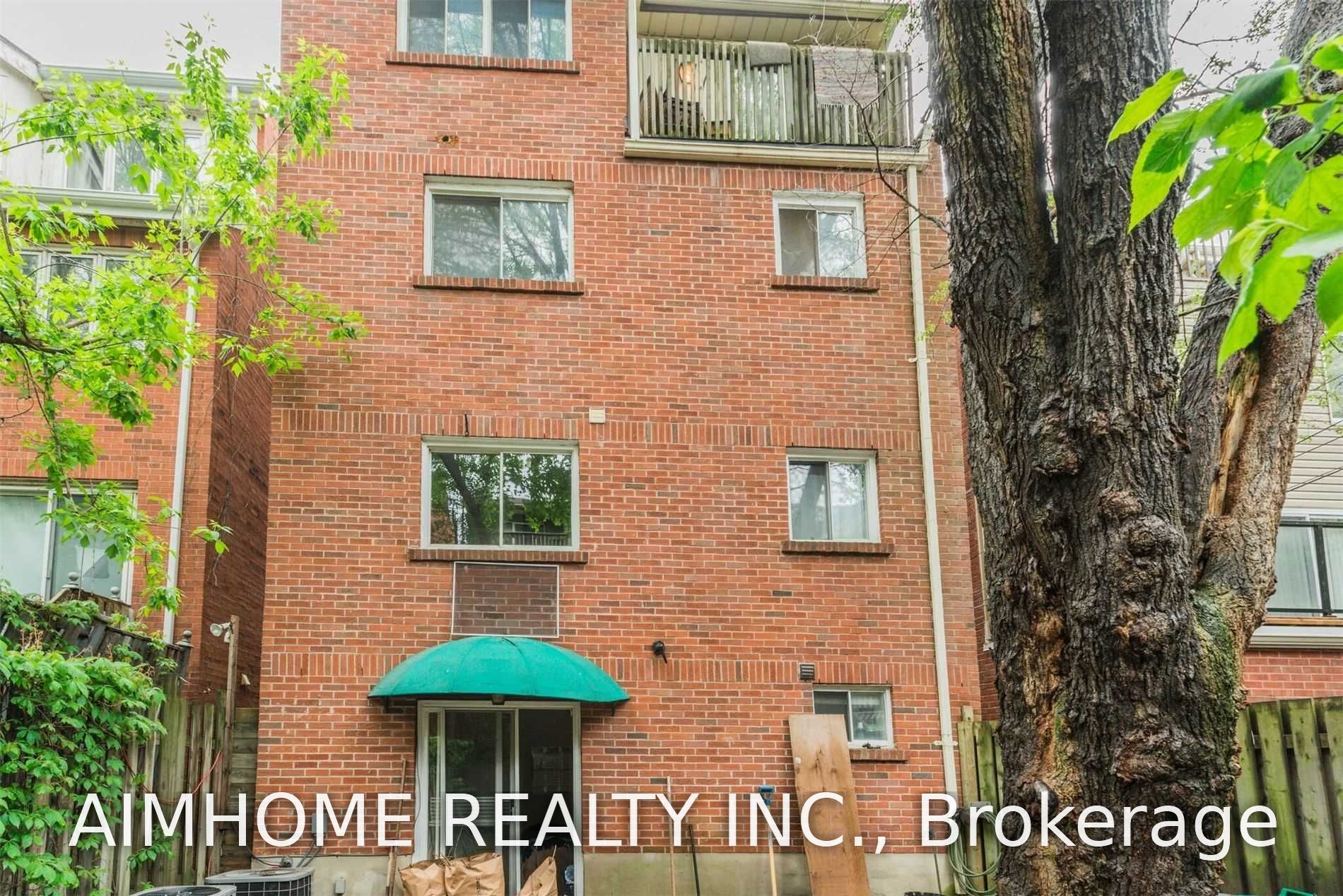 212 Milan Street Main, Toronto, ON M5A 3Z6 photo 2