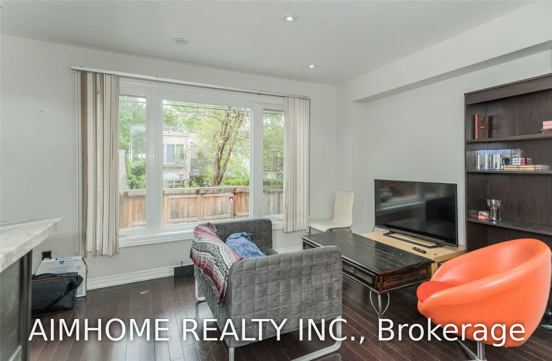 212 Milan Street Main, Toronto, ON M5A 3Z6 photo 3
