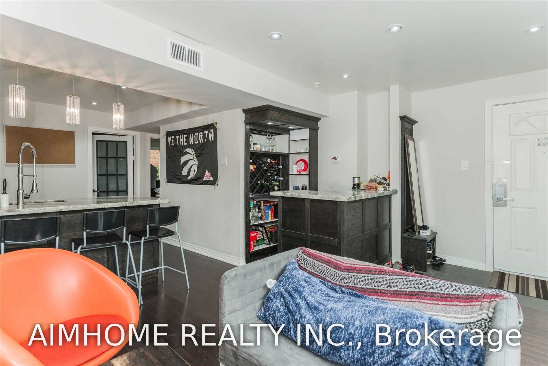 212 Milan Street Main, Toronto, ON M5A 3Z6 photo 4