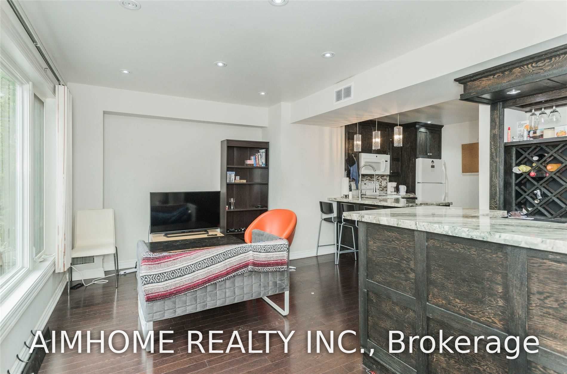 212 Milan Street Main, Toronto, ON M5A 3Z6 photo 5