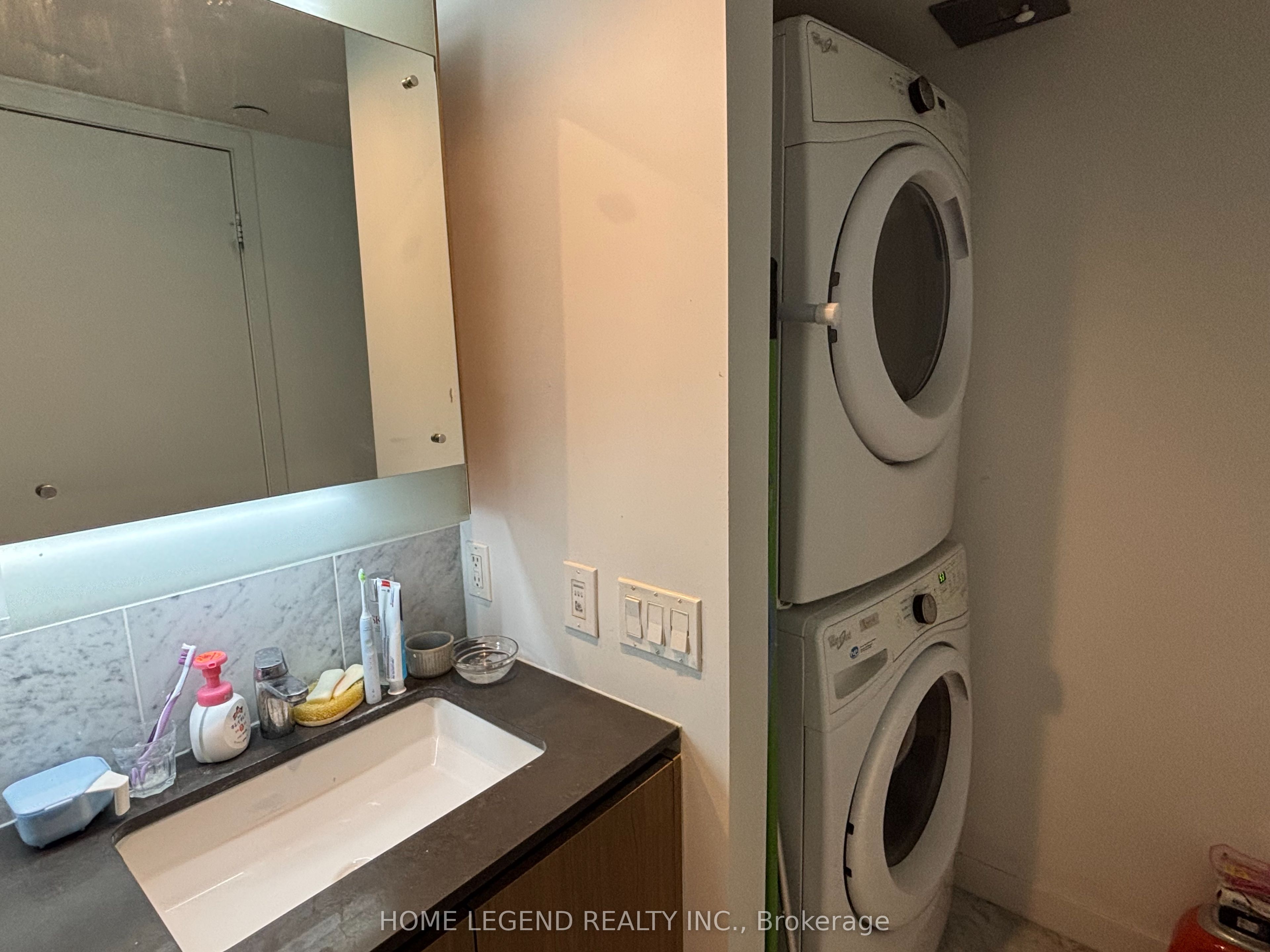 70 Queens Wharf Road 3207, Toronto, ON M5V 0J2 photo 5