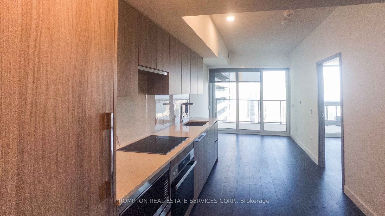 3 Concord Cityplace Way 5907, Toronto, ON M5V 0X4 photo 4