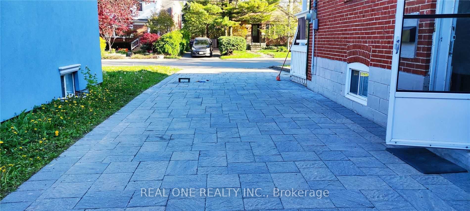 42 Cadillac Avenue Lower, Toronto, ON M3H 1S2