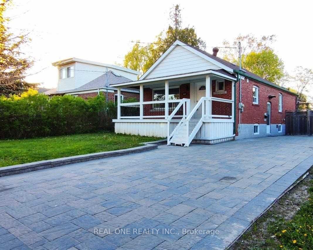 42 Cadillac Avenue Lower, Toronto, ON M3H 1S2 photo 2