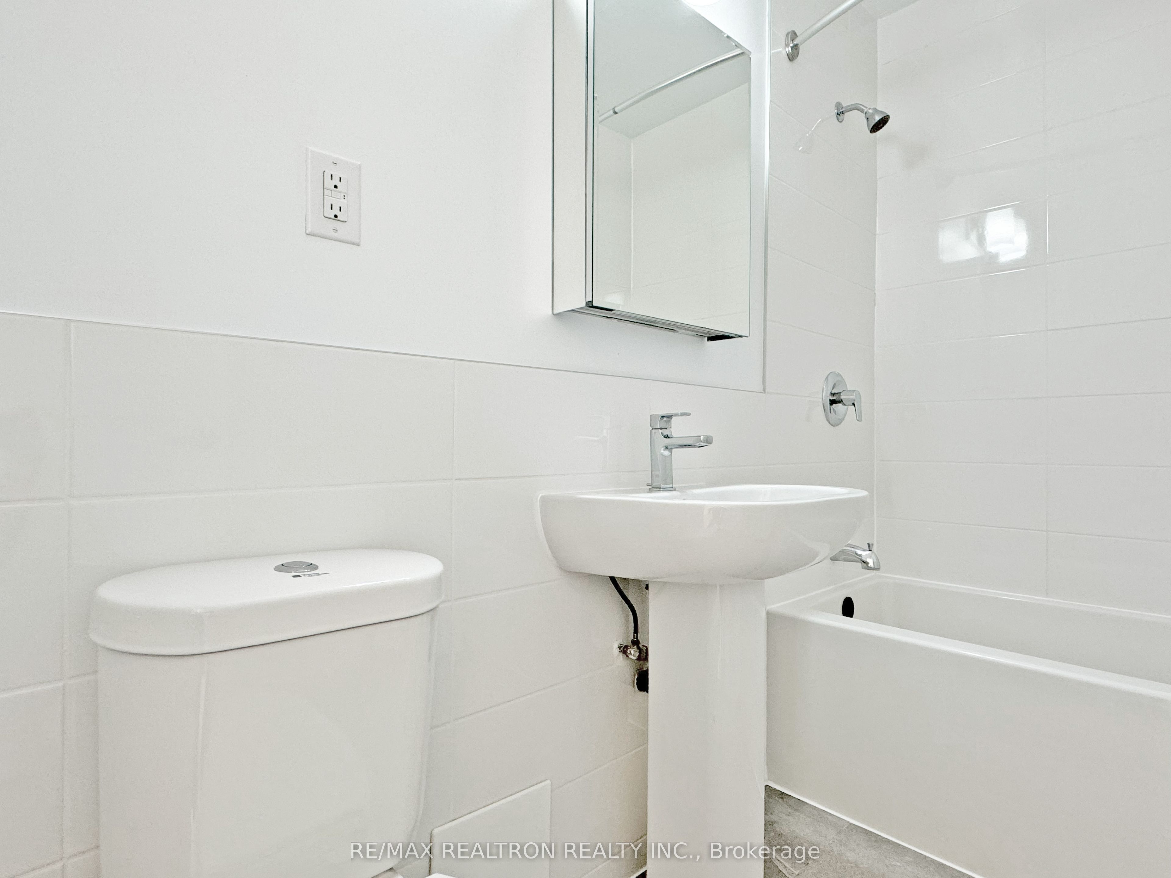 1545 Bathurst Street 402, Toronto, ON M5P 3H6 photo 5
