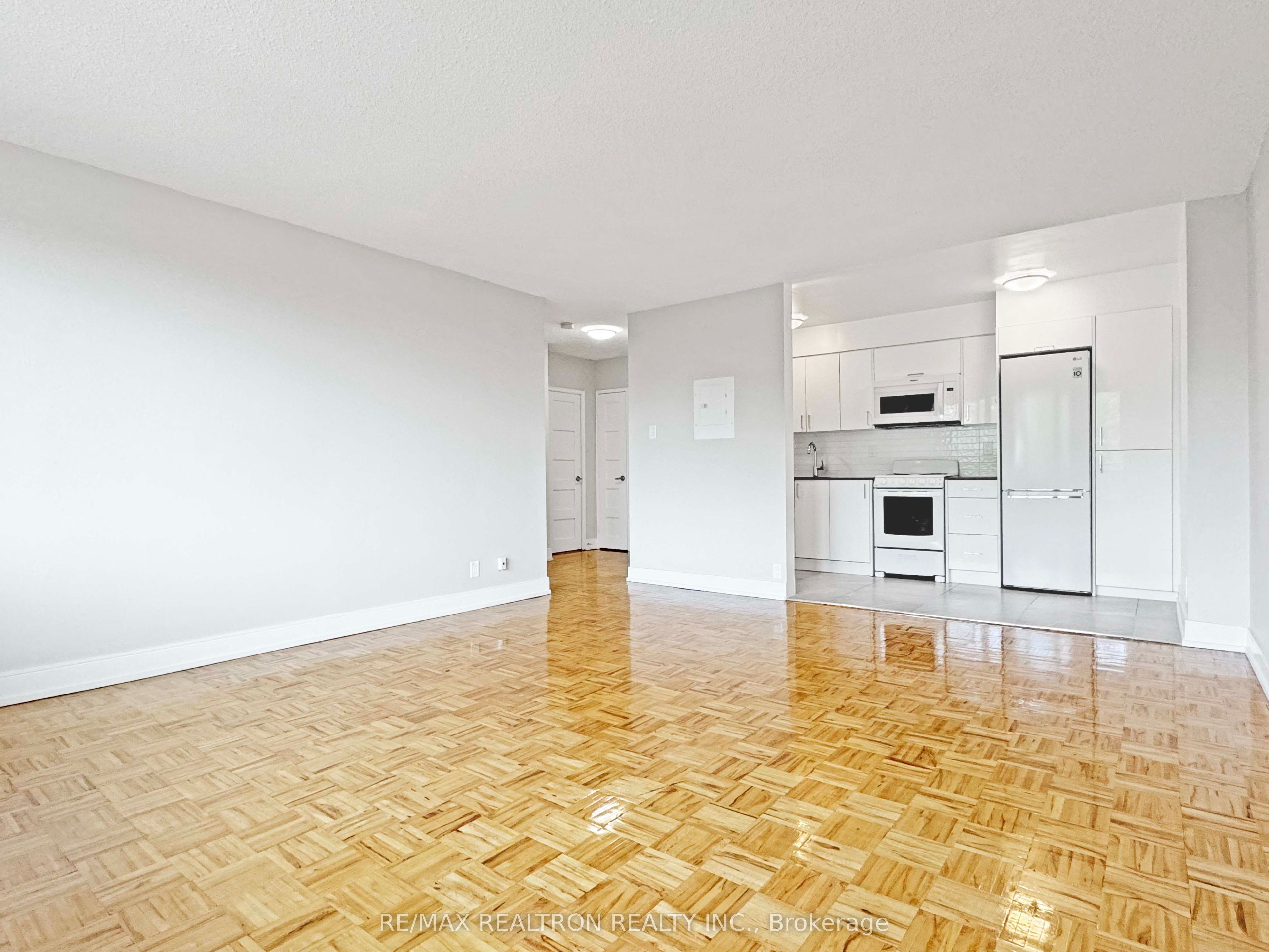 990 Avenue Road 201, Toronto, ON M5P 2K8