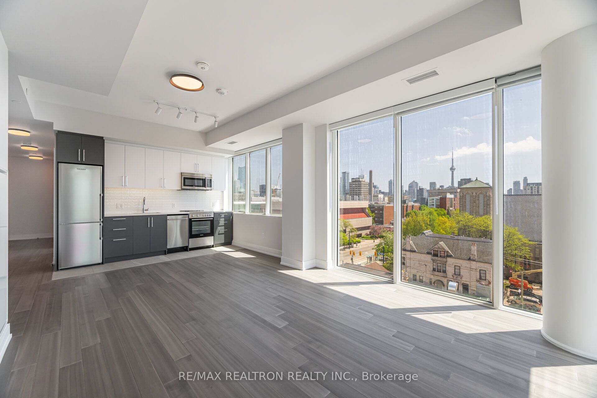 664 Spadina Avenue 710, Toronto, ON M5S 2H7