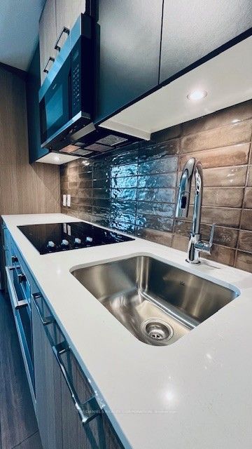 10 Oak Street 107, Toronto, ON M5A 0Z1 photo 2