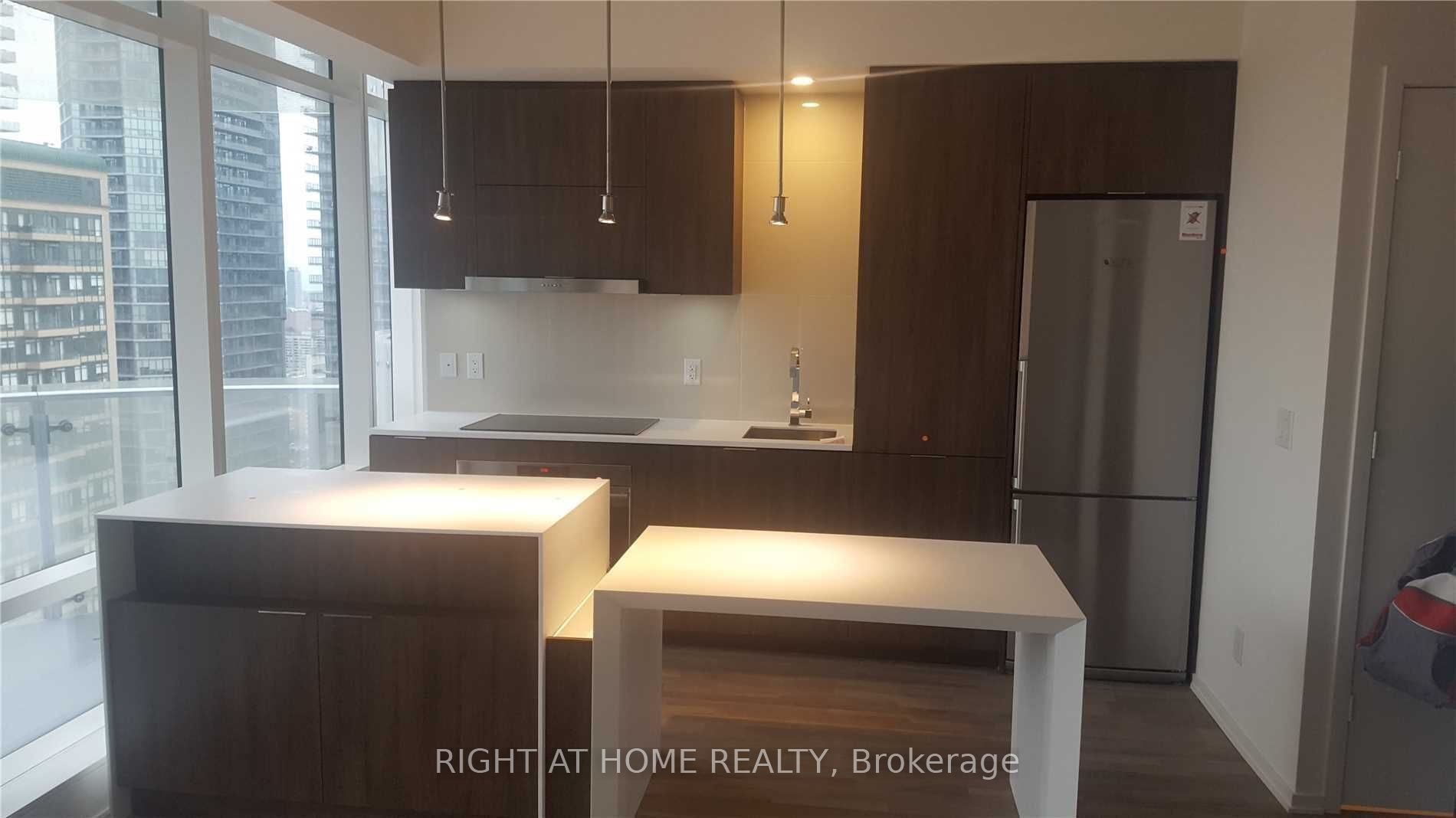 1 Bloor Street E 2703, Toronto, ON M4W 0A8 photo 4