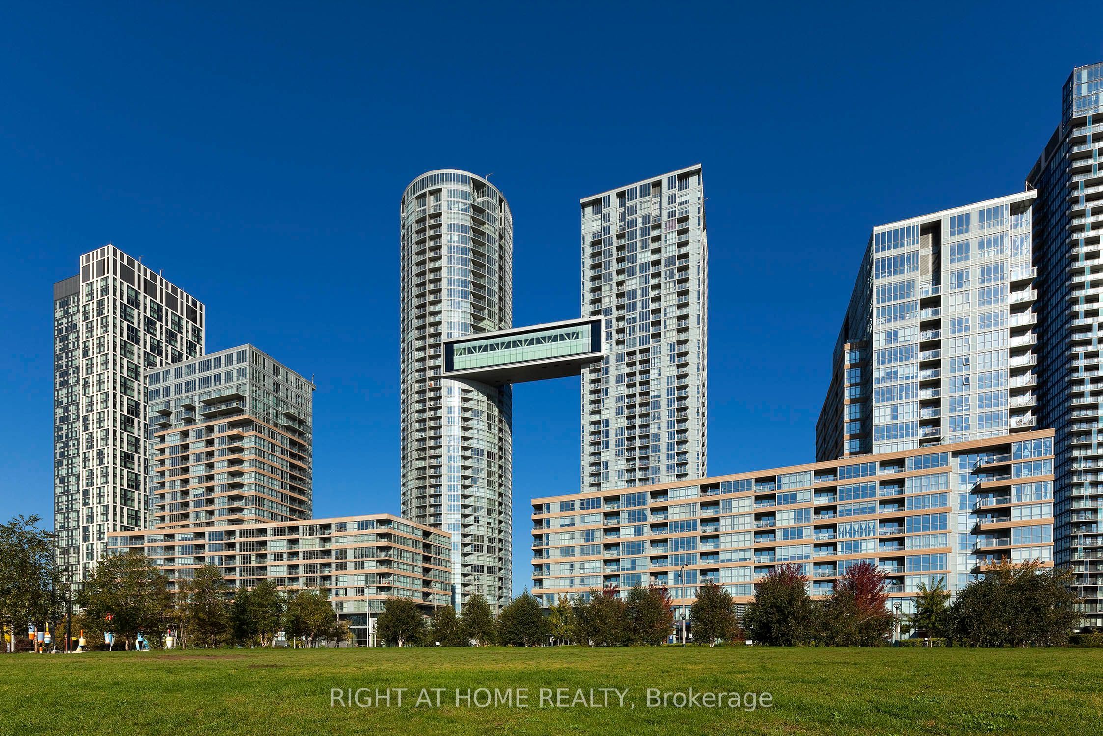 10 Capreol Court 356, Toronto, ON M5V 4B3