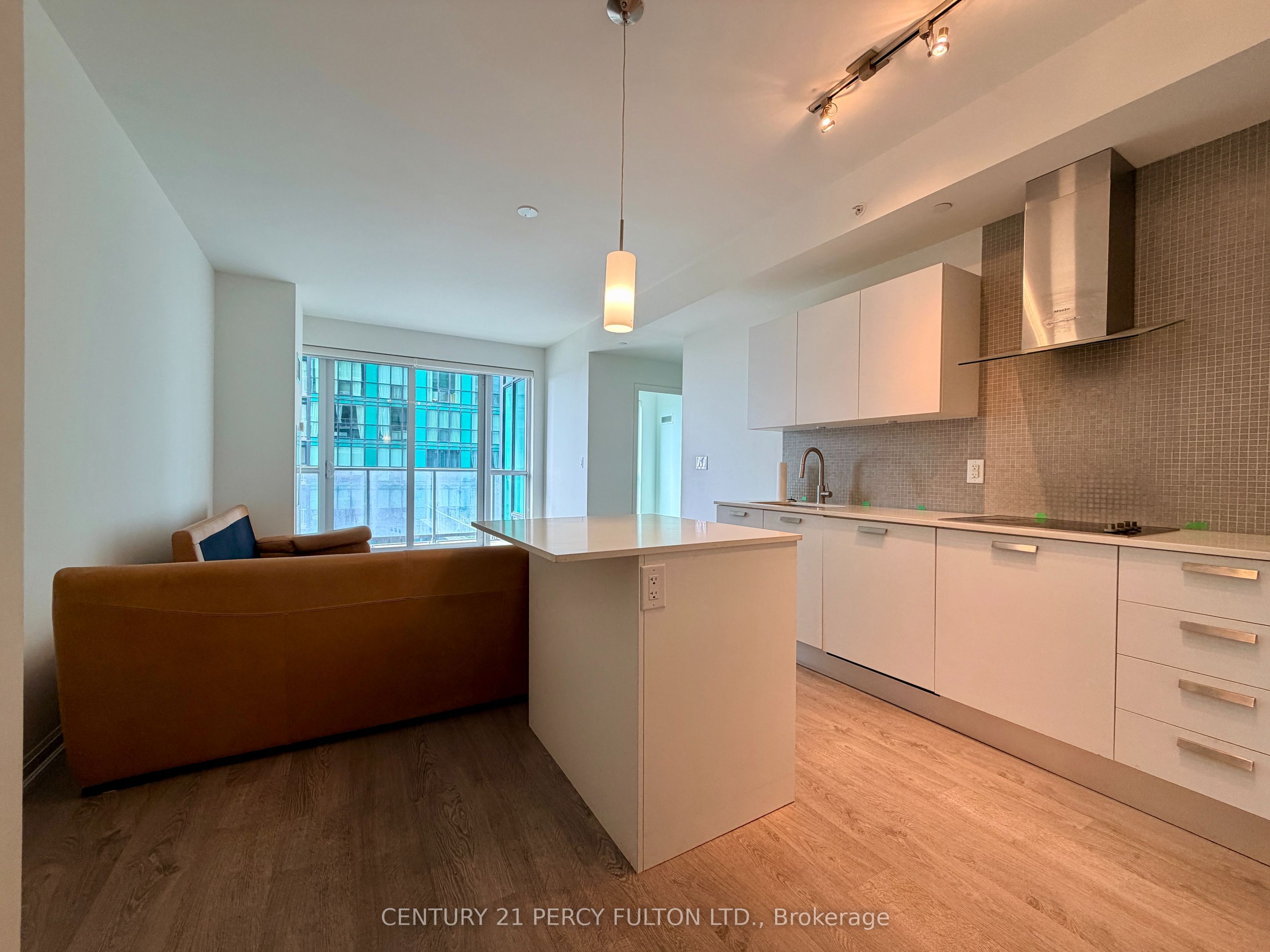 9 Bogert Avenue 705, Toronto, ON M2N 0H3 photo 3