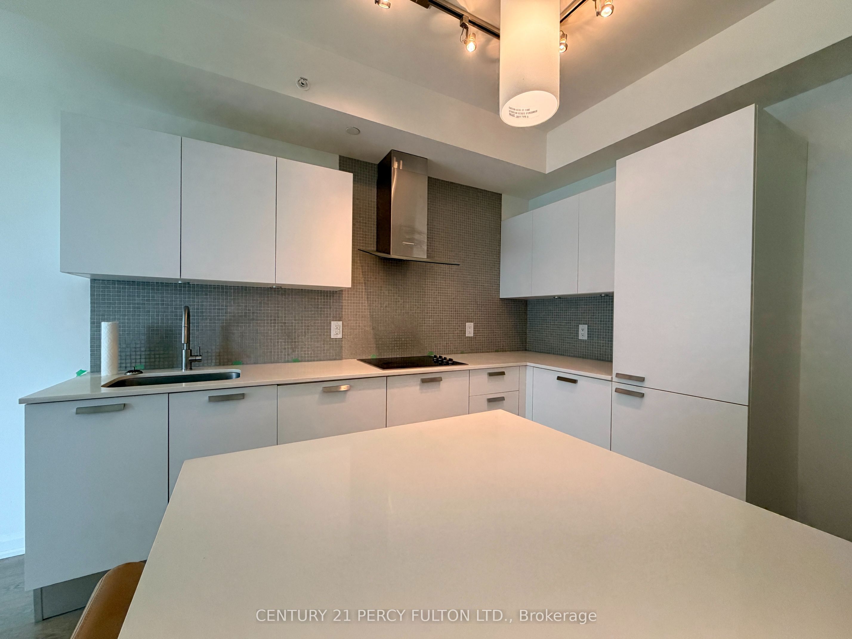 9 Bogert Avenue 705, Toronto, ON M2N 0H3 photo 4