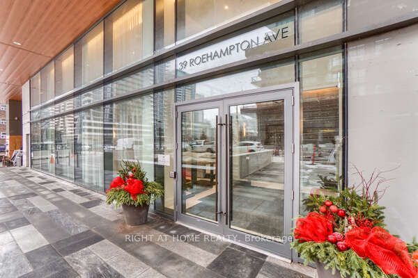 39 Roehampton Avenue 3206, Toronto, ON M4P 1P9 photo 4