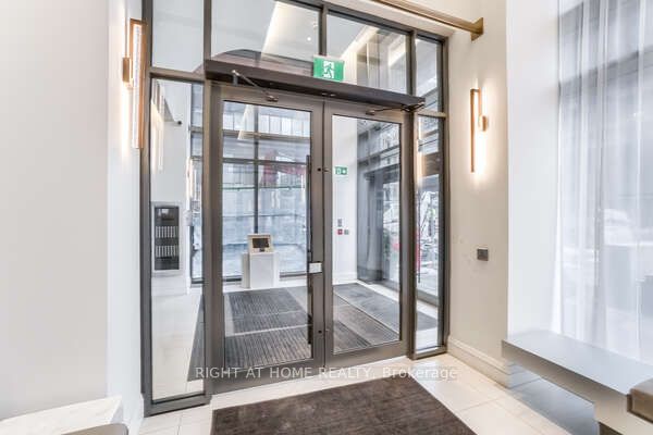39 Roehampton Avenue 3206, Toronto, ON M4P 1P9 photo 5