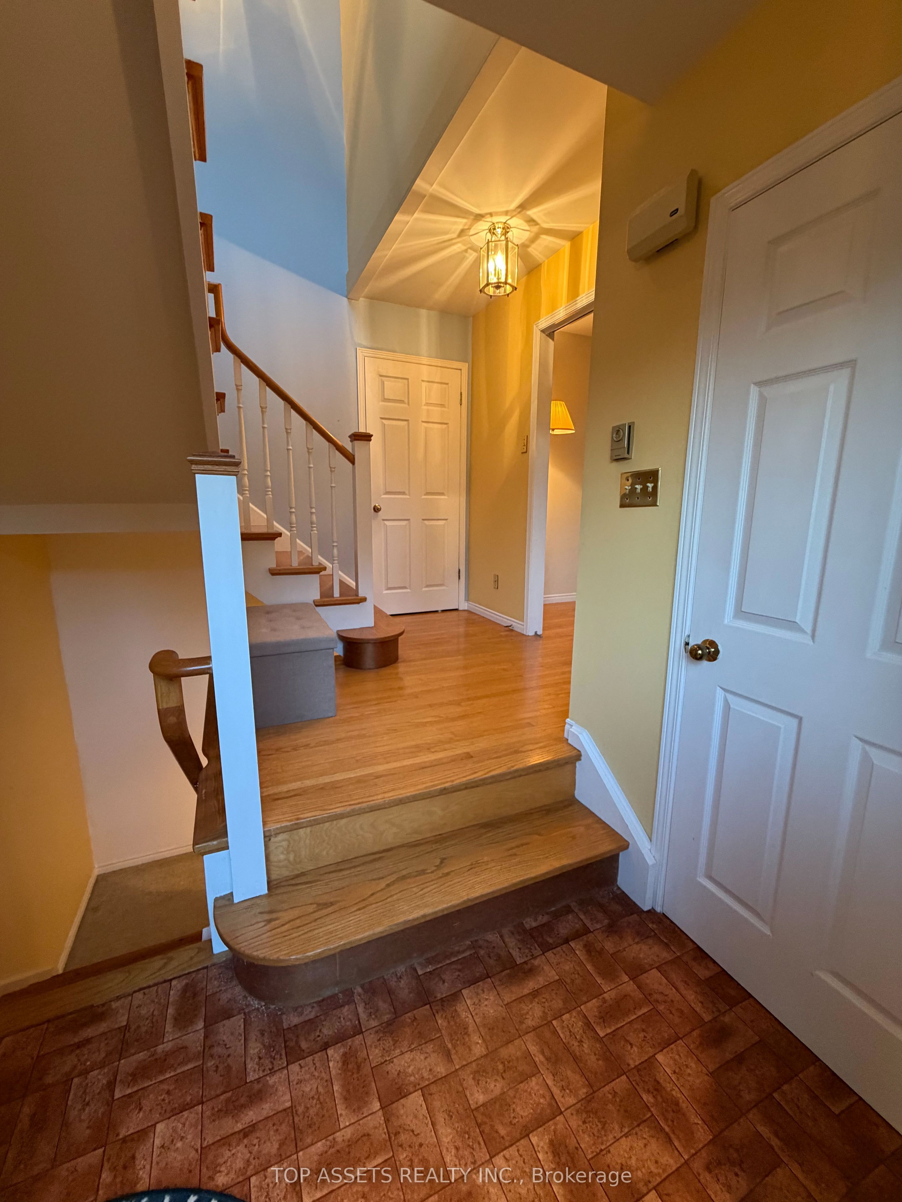 448 Cummer Avenue Unit A, Toronto, ON M2M 2G2