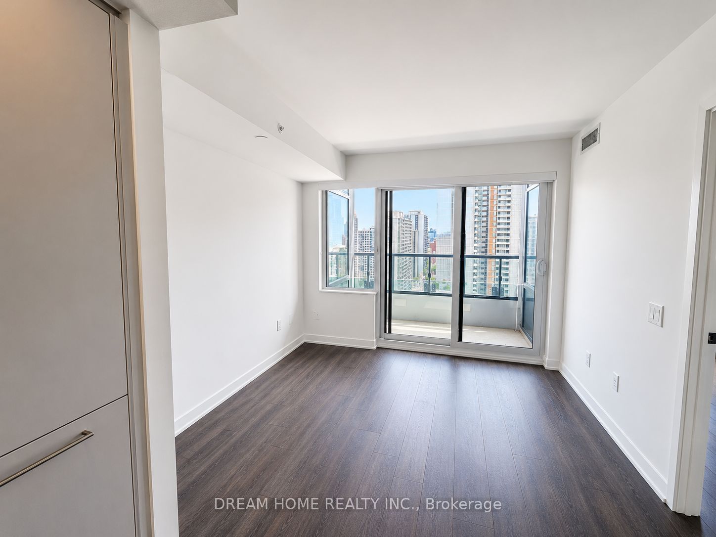609 Sherbourne Street 1911, Toronto, ON M4X 0A4 photo 4