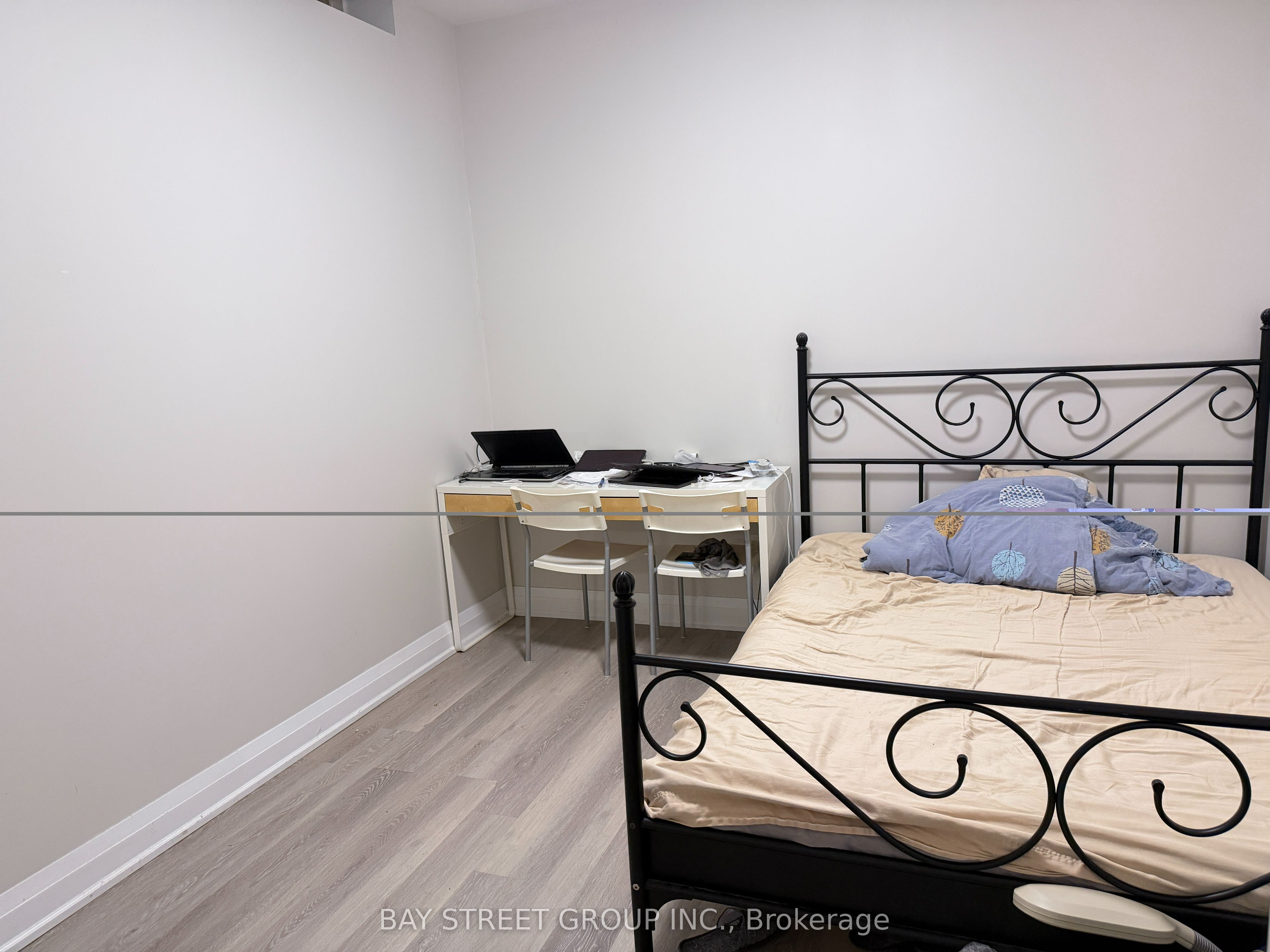 16 Queen Magdalene Place, Toronto, ON M2H 0A6