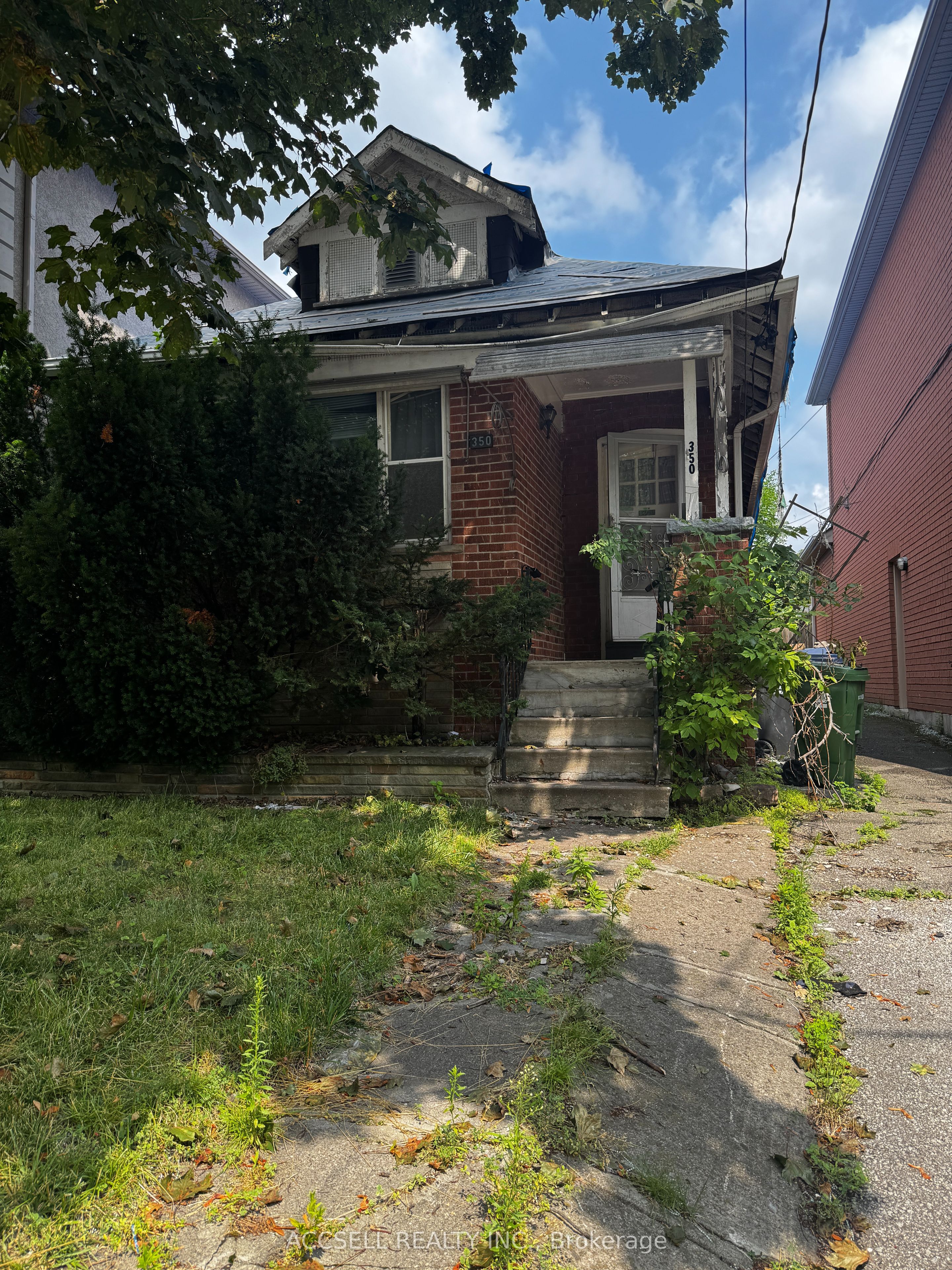 350 Belsize Drive, Toronto, ON M4S 1N1