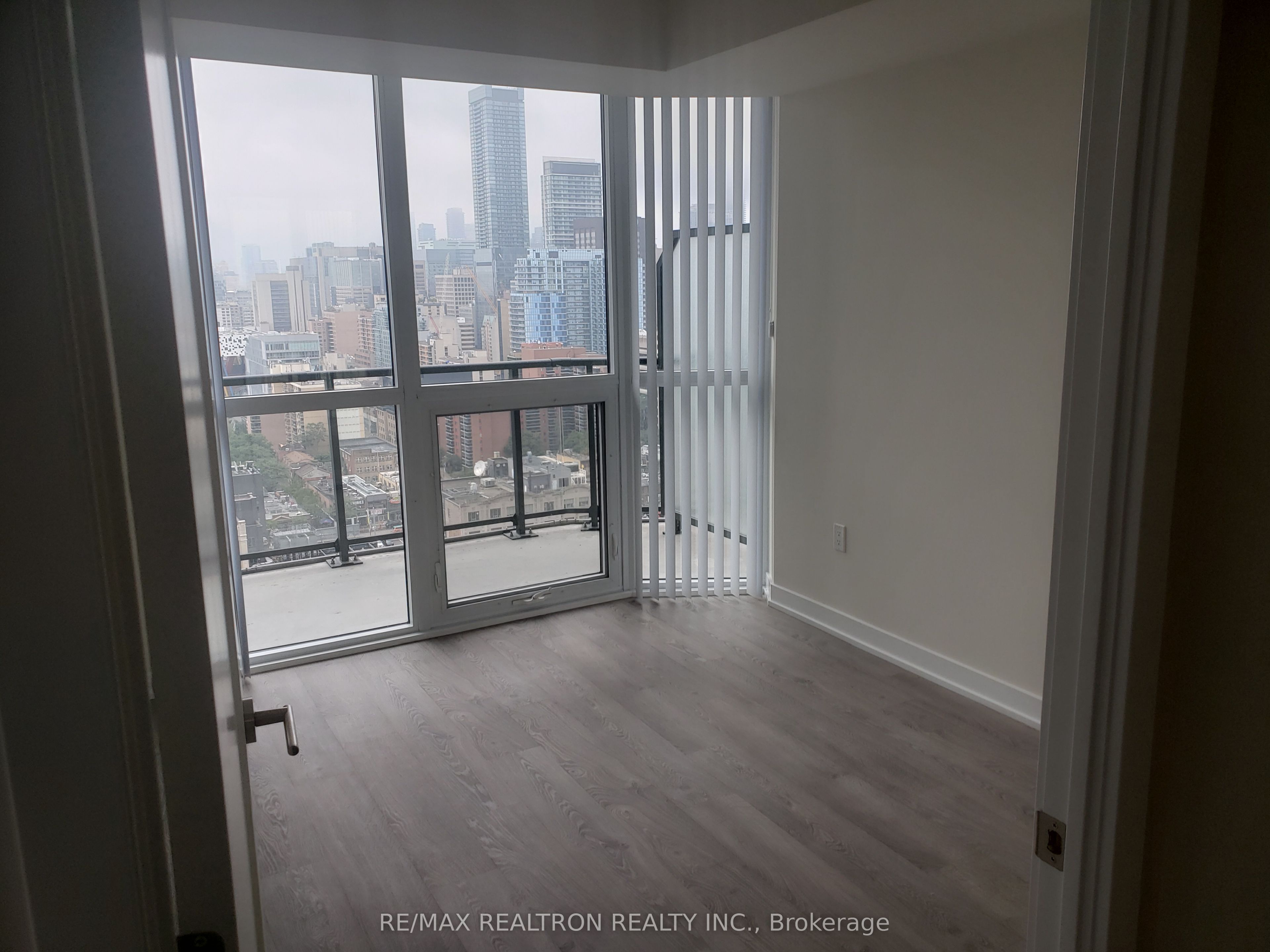 99 John Street 2307, Toronto, ON M5V 0S6 photo 2