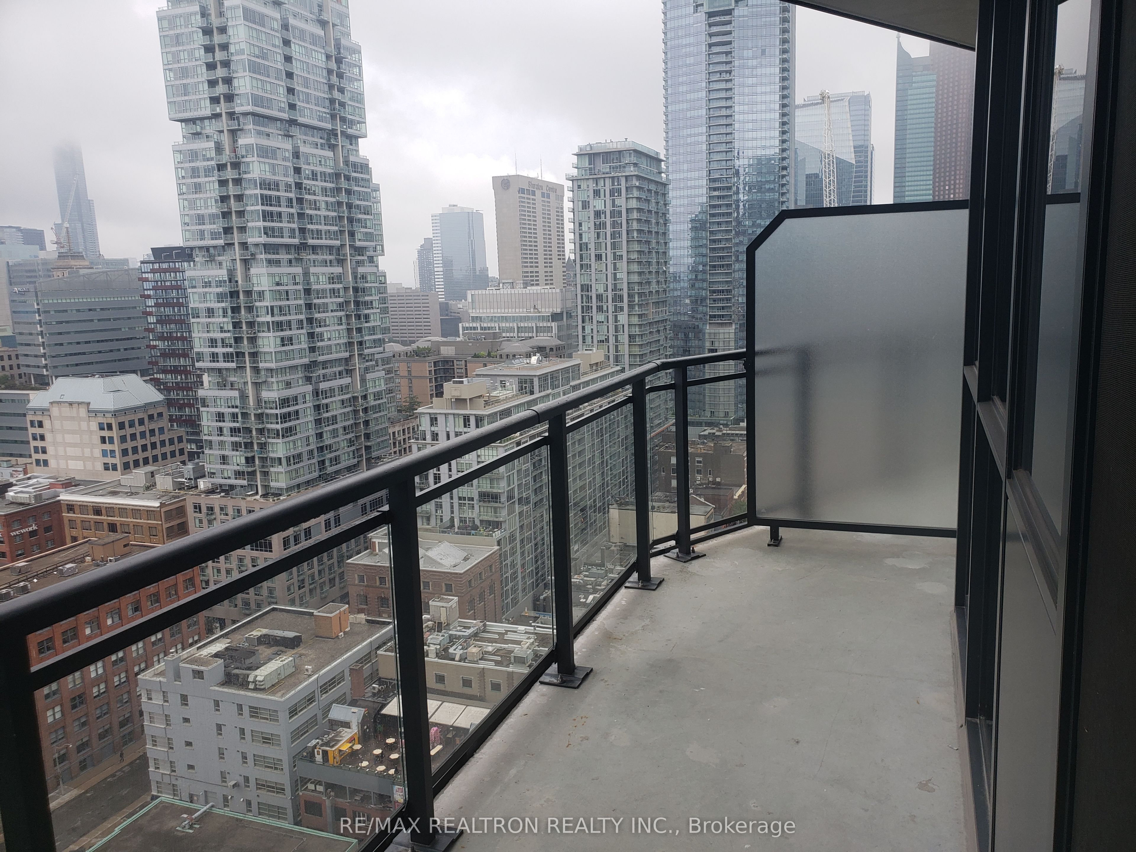 99 John Street 2307, Toronto, ON M5V 0S6 photo 3