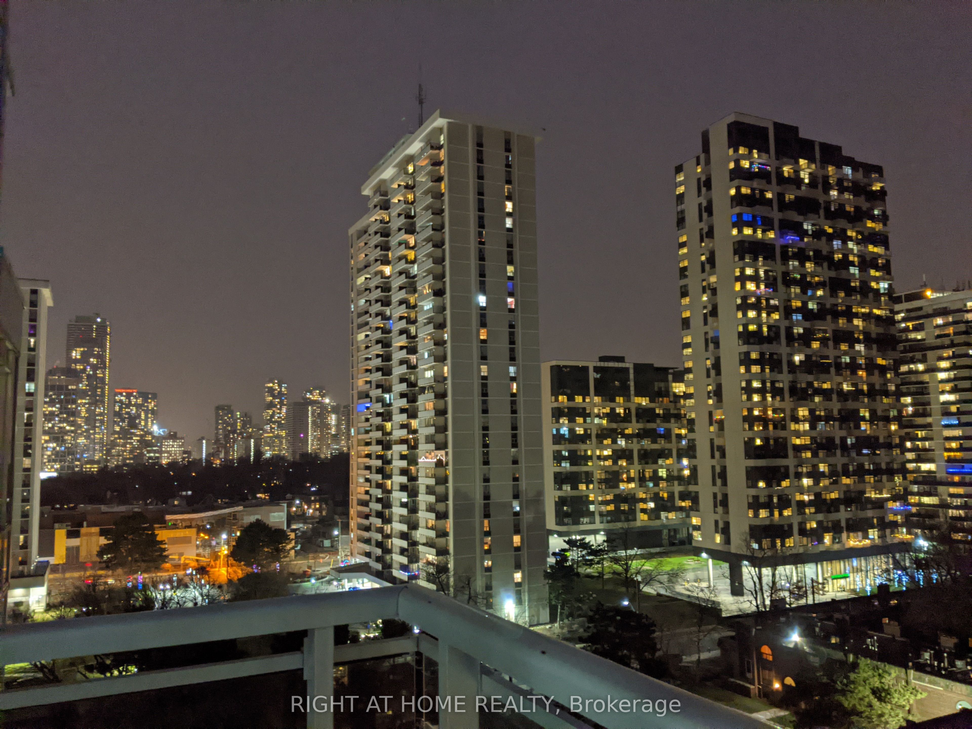 68 Merton Street 1010, Toronto, ON M4S 1A1