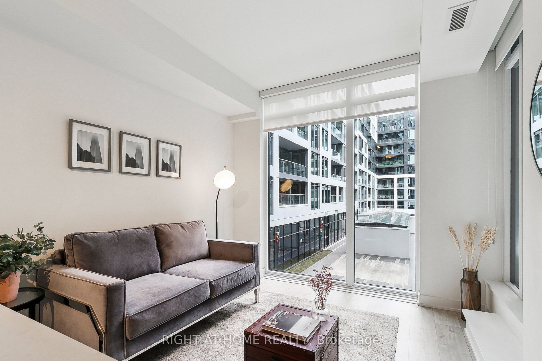576 Front Street W 302E, Toronto, ON M5V 1C1 photo 5