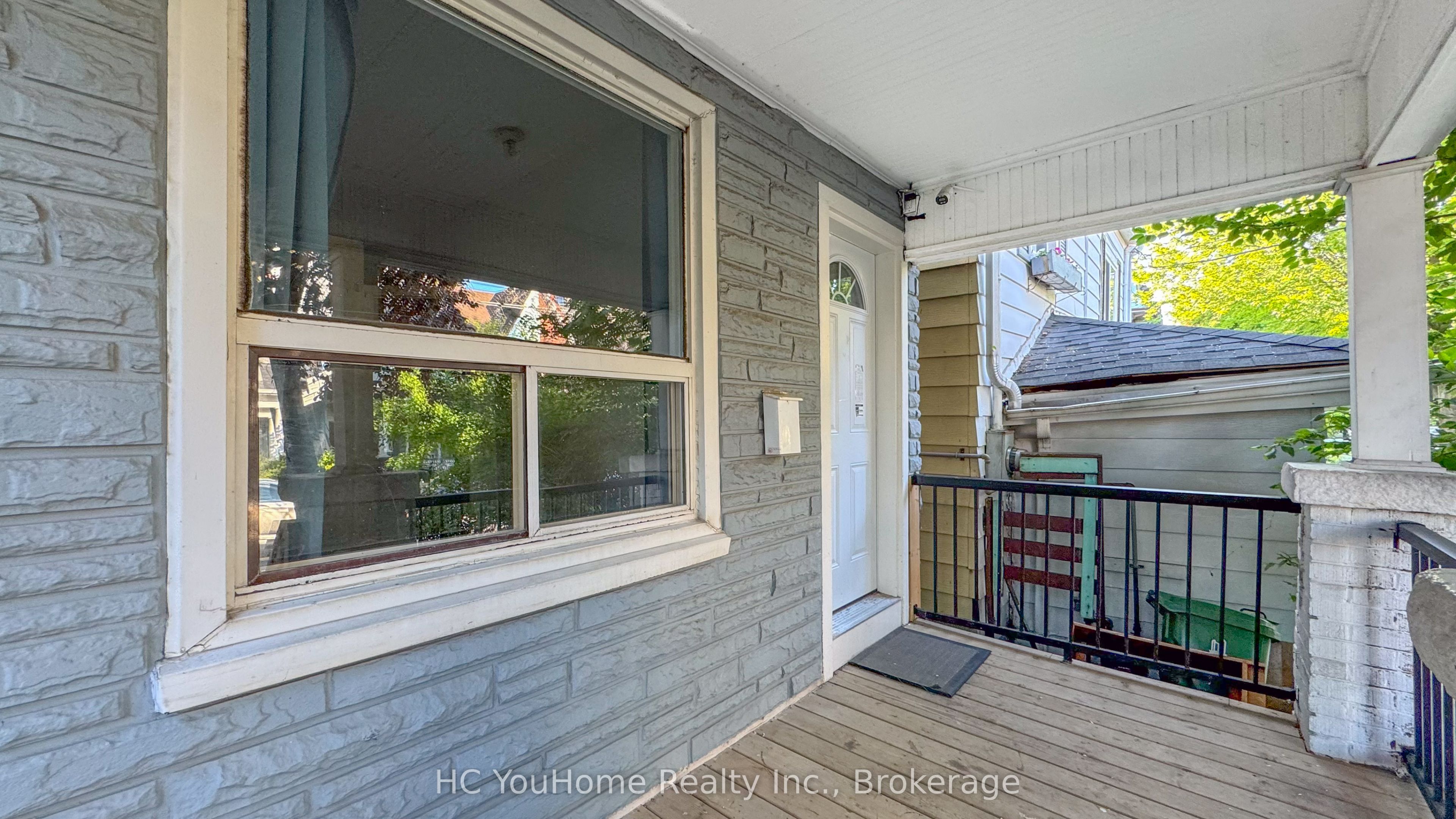 190 Major Street 2nd Fl, Toronto, ON M5S 2L3 photo 2