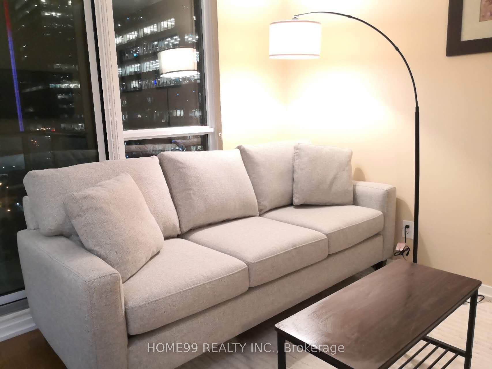 65 Bremner Boulevard 1404, Toronto, ON M5J 0A7 photo 4