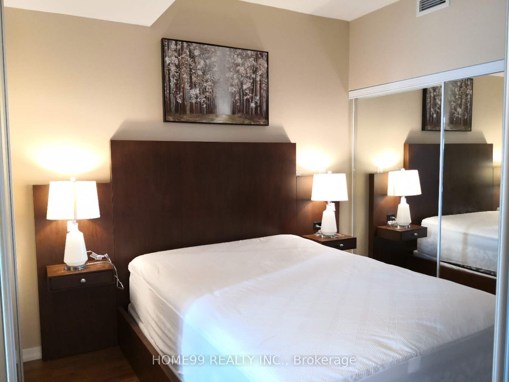 65 Bremner Boulevard 1404, Toronto, ON M5J 0A7 photo 5