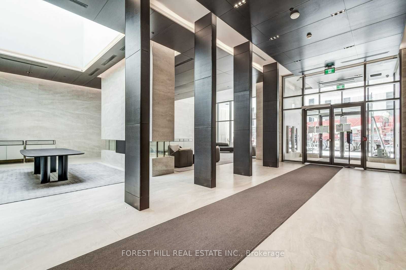 2221 Yonge Street 5610, Toronto, ON M4S 2B4 photo 3