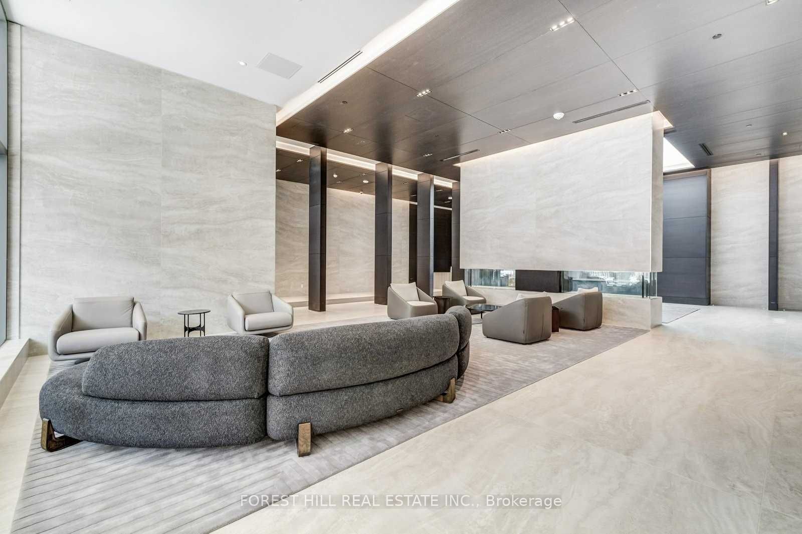 2221 Yonge Street 5610, Toronto, ON M4S 2B4 photo 5