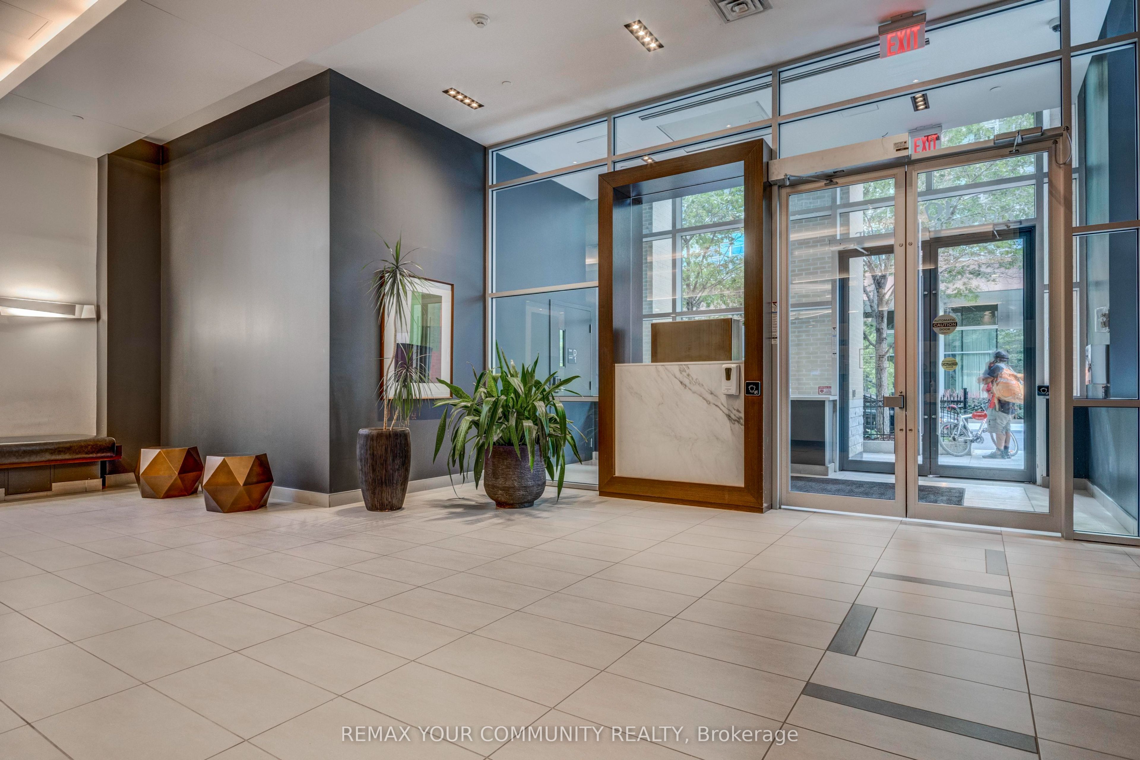105 George Street 501, Toronto, ON M5A 2N4 photo 3